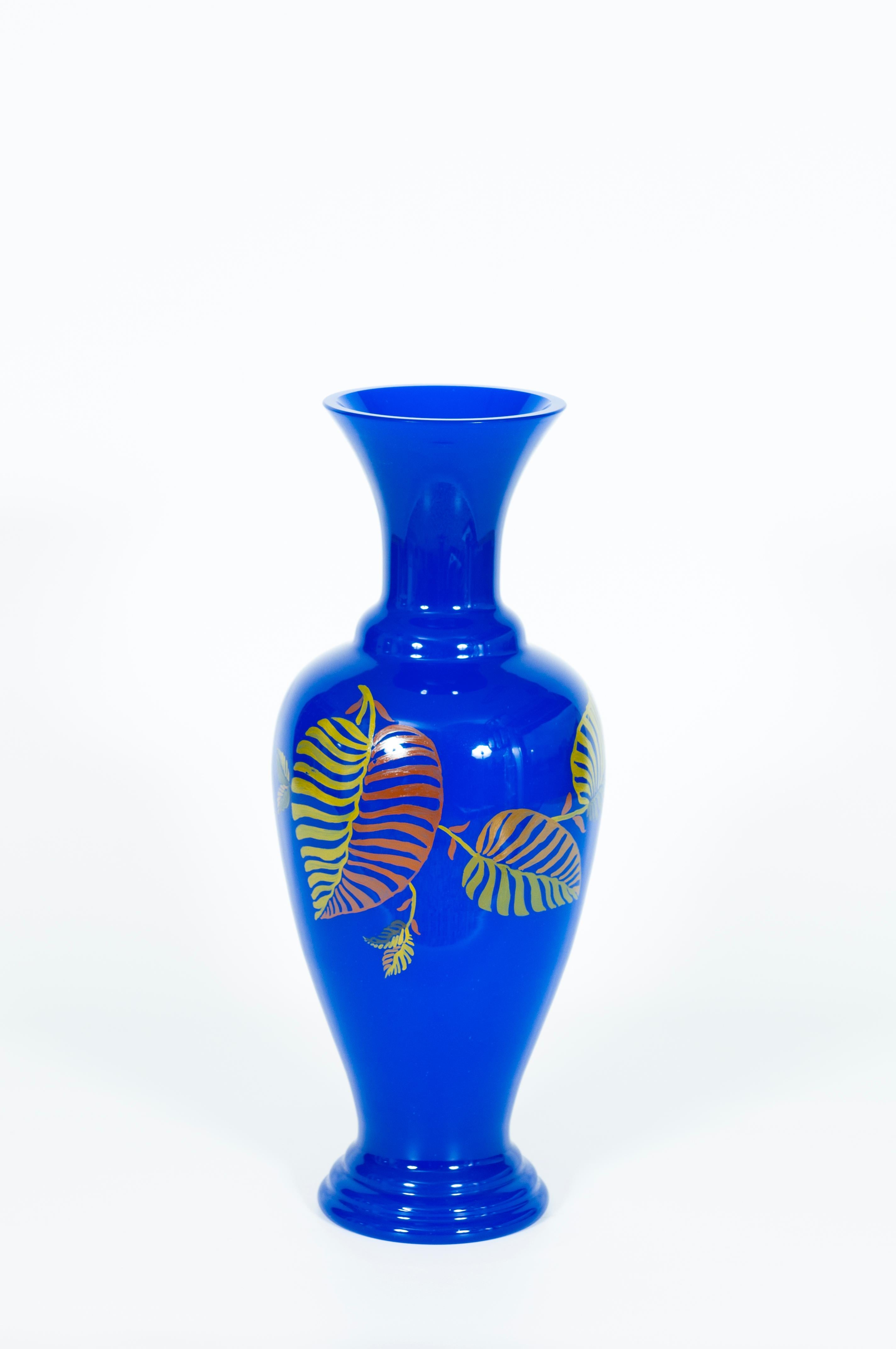 Paire de vases en verre de Murano bleu avec peinture d'art, Giovanni Dalla Fina, années 1980 en vente 3