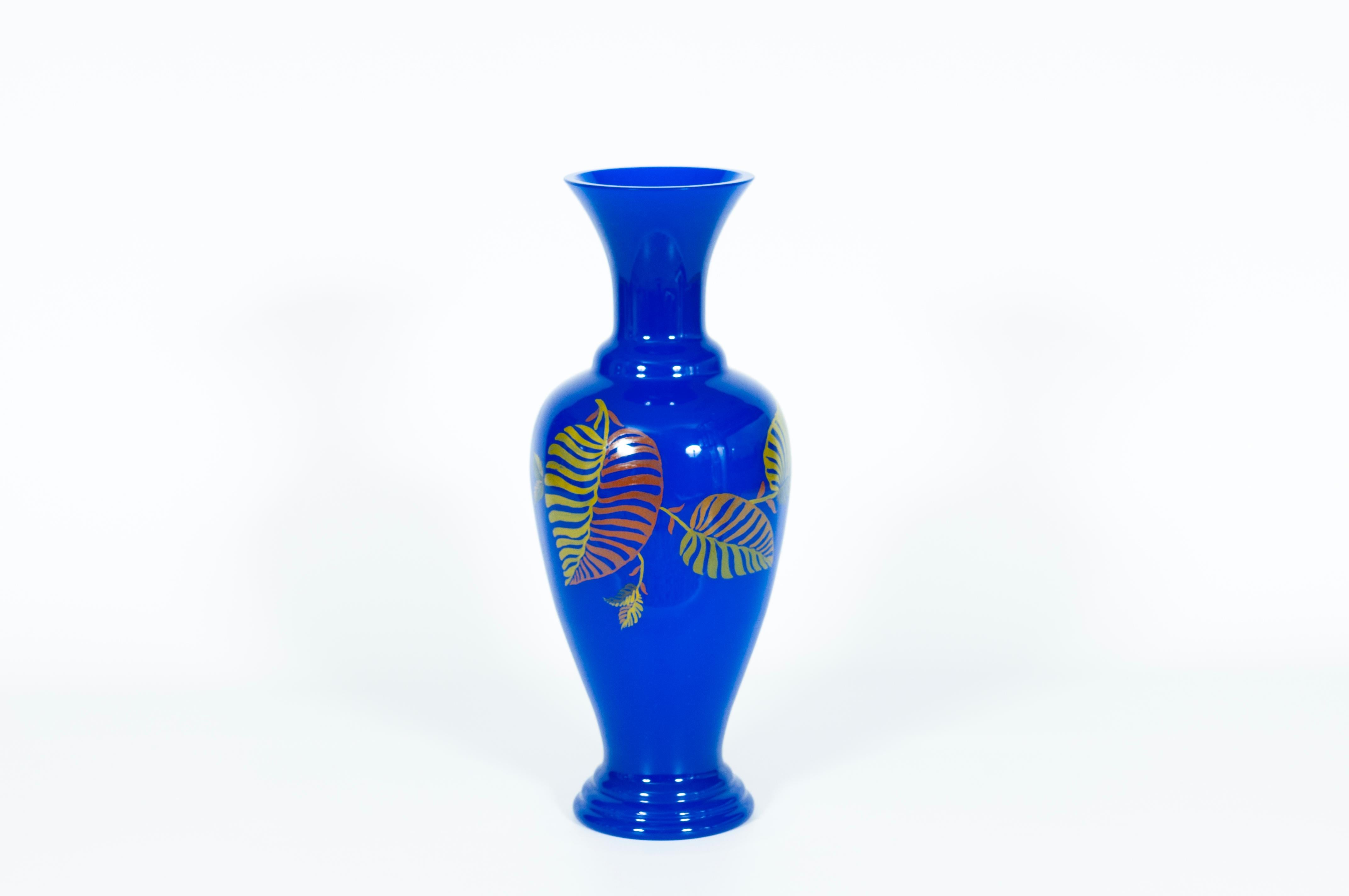 Paire de vases en verre de Murano bleu avec peinture d'art, Giovanni Dalla Fina, années 1980 en vente 4