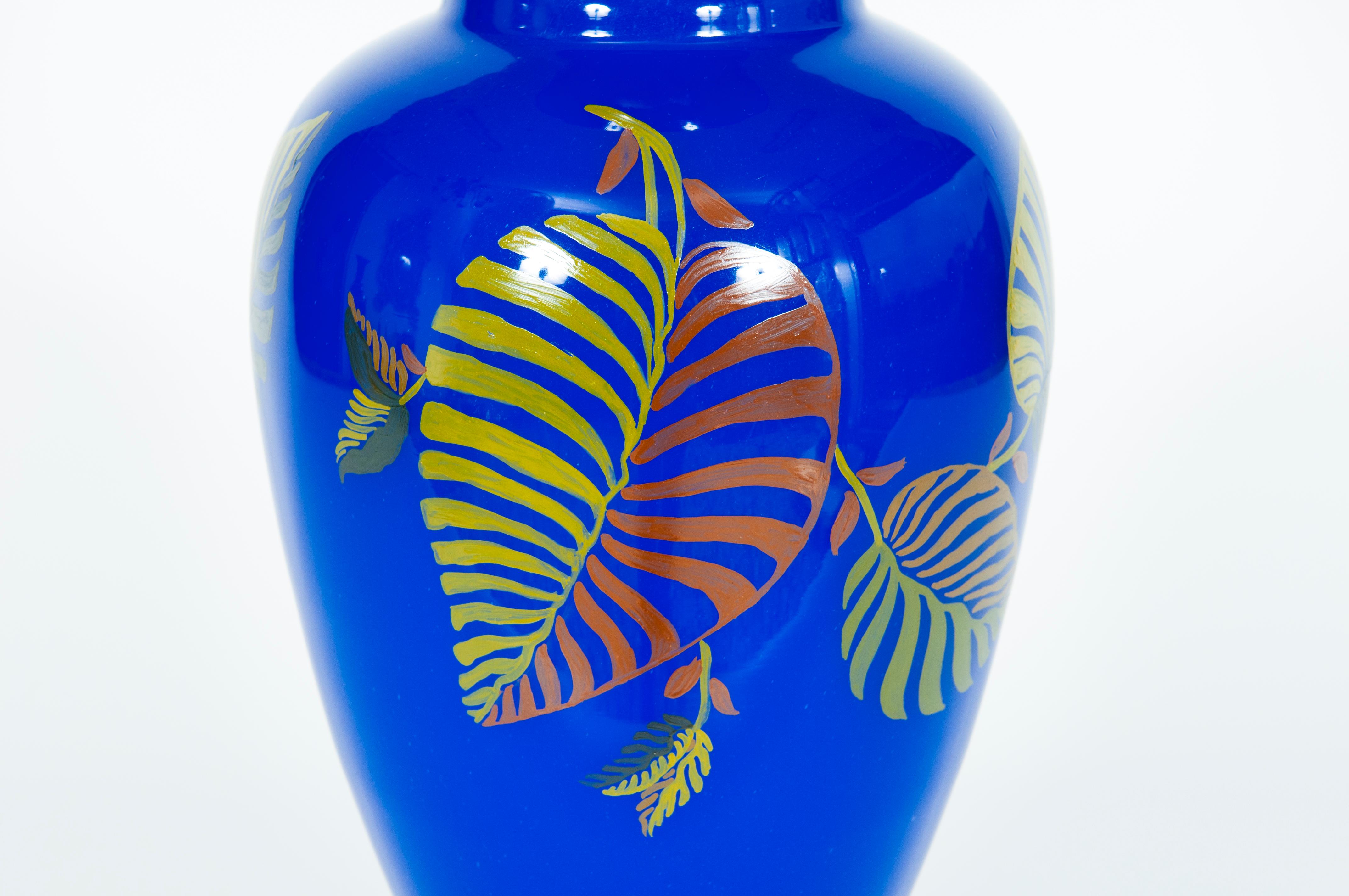 Paire de vases en verre de Murano bleu avec peinture d'art, Giovanni Dalla Fina, années 1980 en vente 10