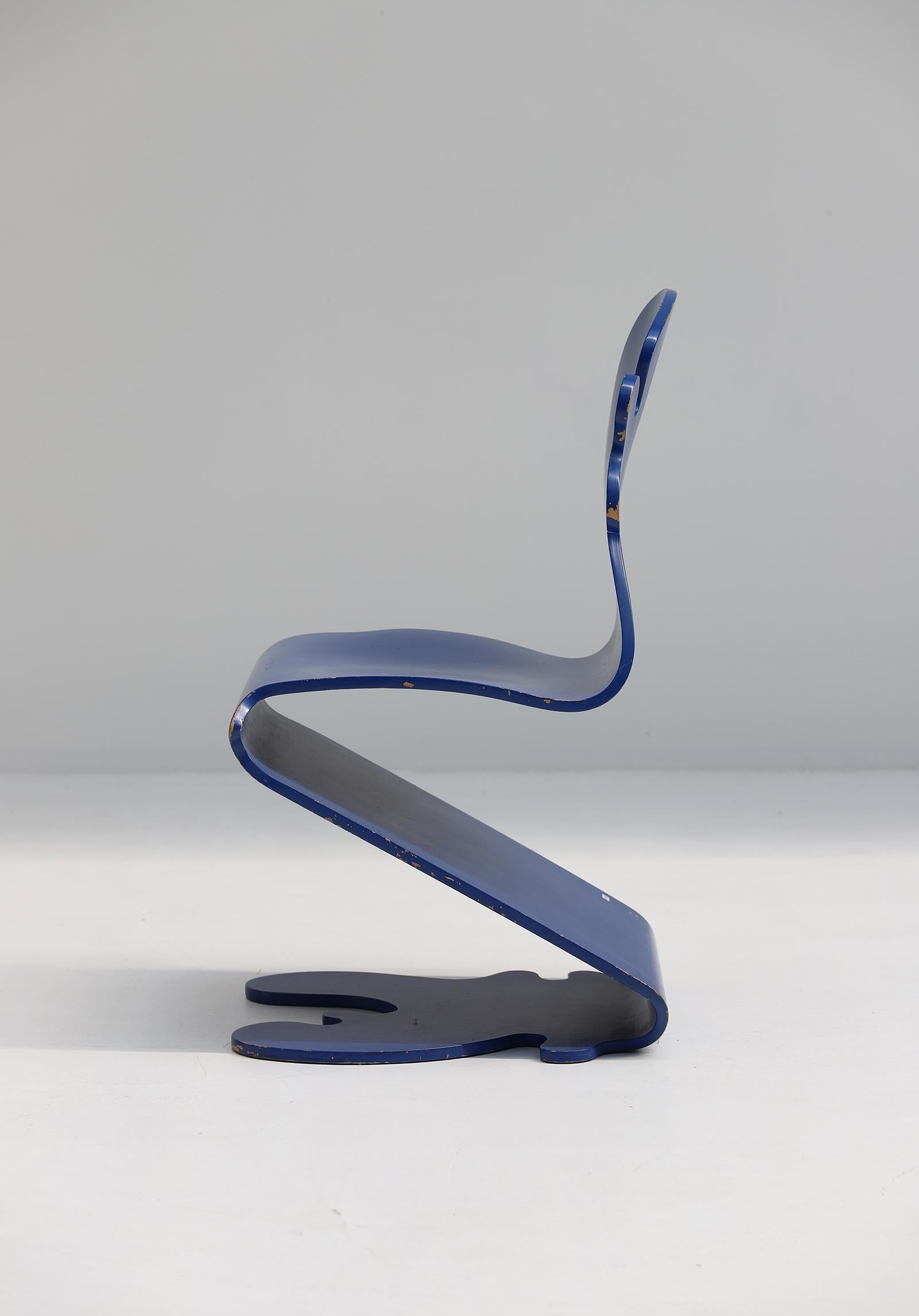 Blue pantonic 5010 Chair by Verner Panton for studio HAG, Denmark 1992 In Good Condition For Sale In Antwerpen, Antwerp