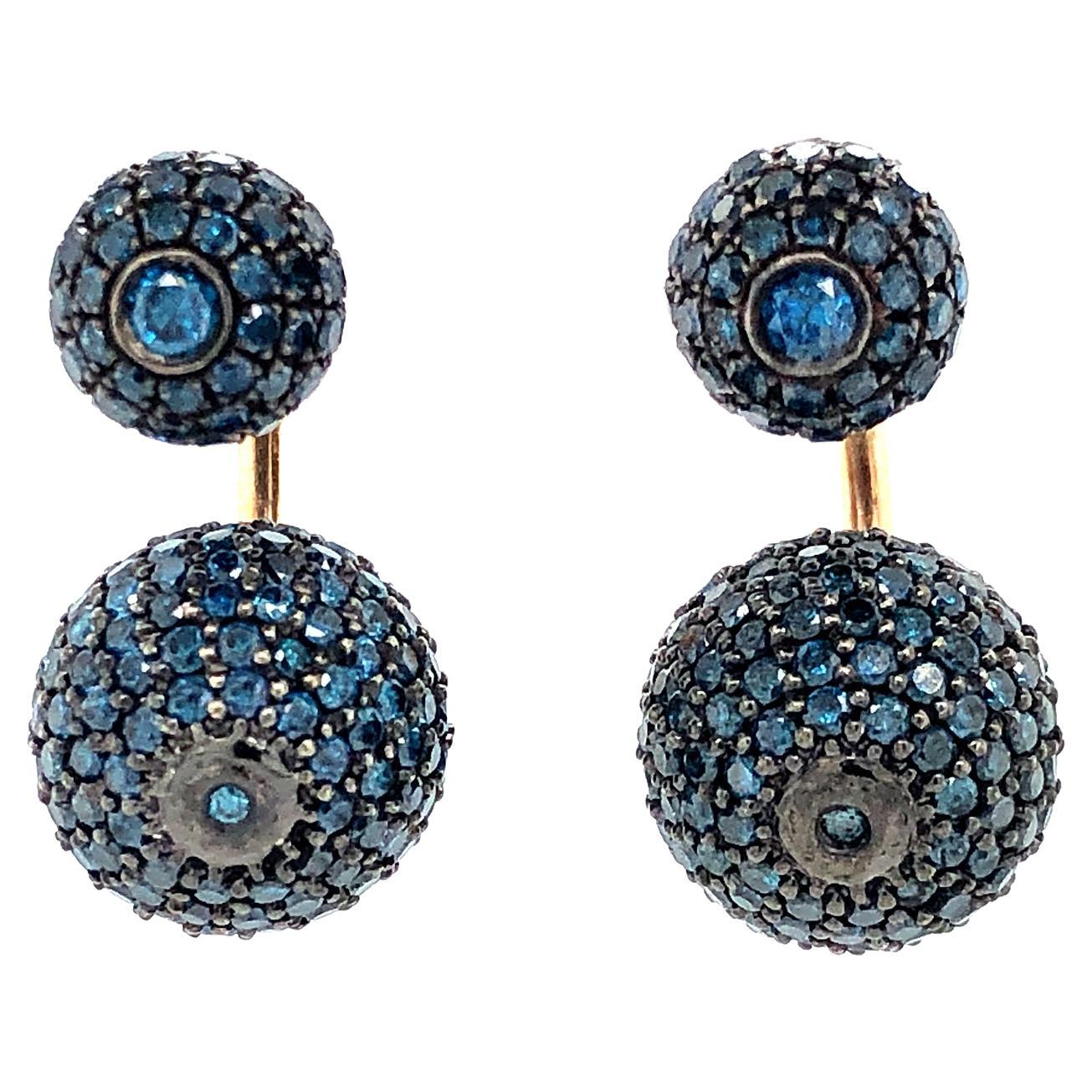 Boucles d'oreilles en forme de boule en or 14 carats avec diamants pavés bleus