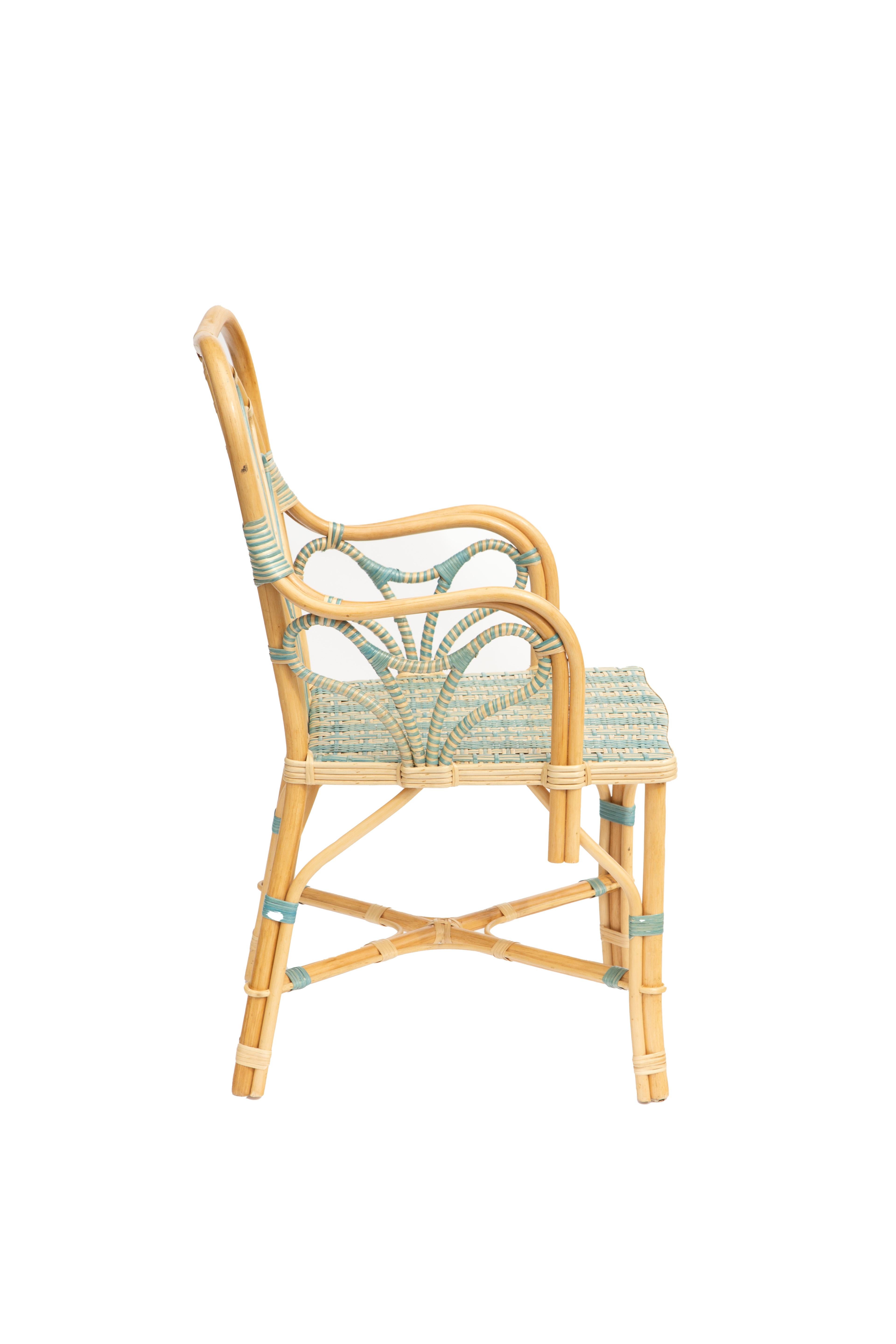 Sillón de ratán pavo real azul by Creel and Gow en Nuevo estado para la venta en New York, NY