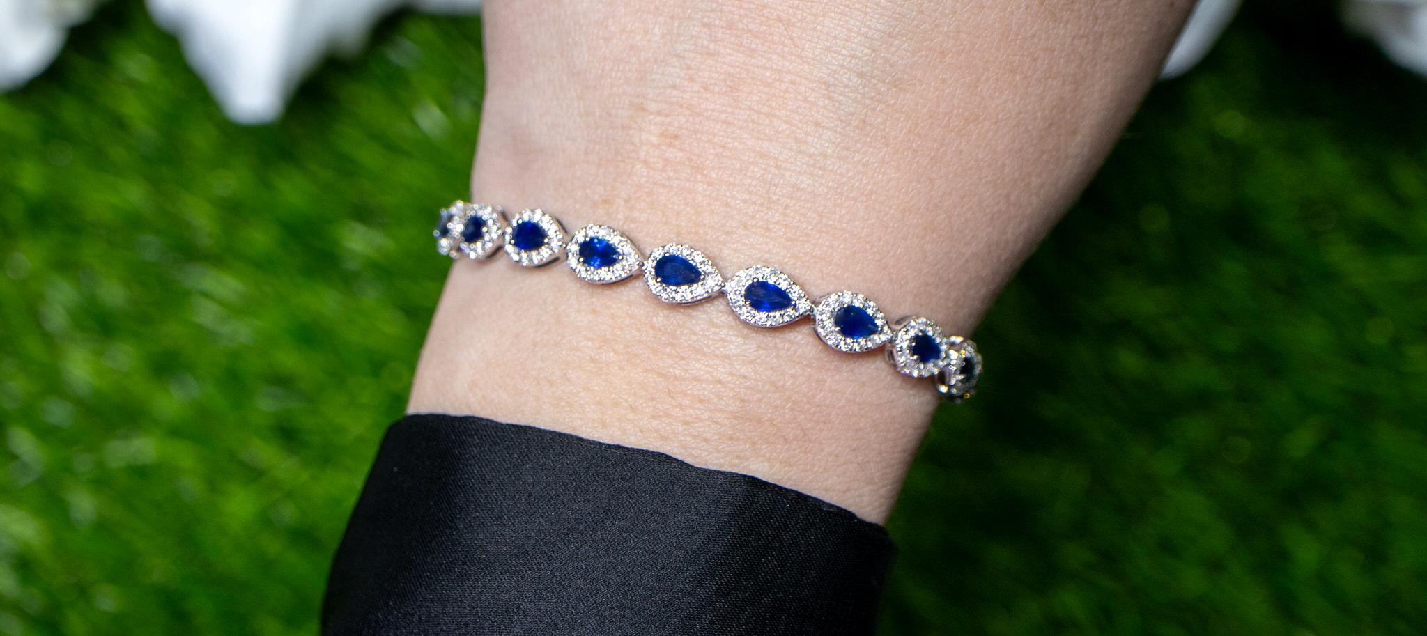 Blue Pear Cut Sapphire Bracelet Diamond Halo 6.94 Carats 18K Gold In Excellent Condition For Sale In Aliso Viejo, CA