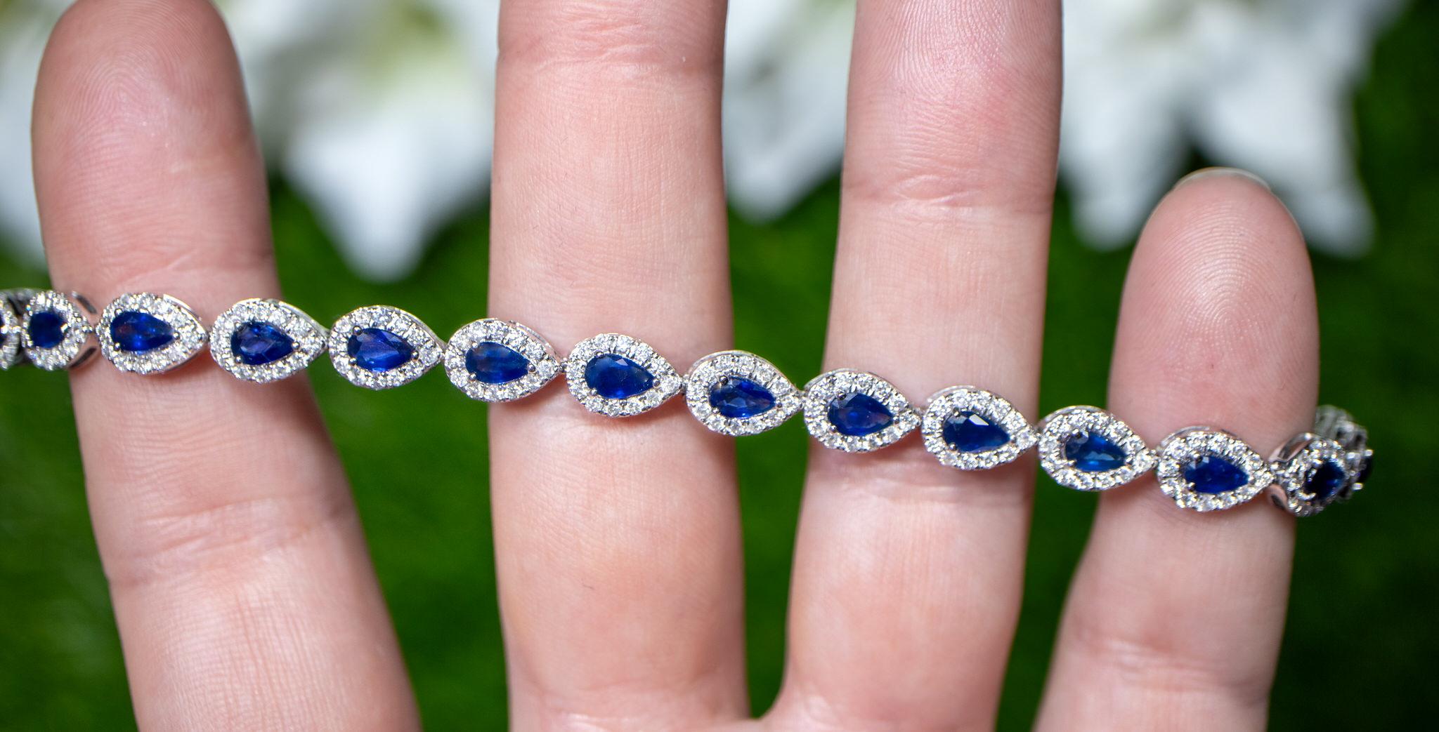 Women's or Men's Blue Pear Cut Sapphire Bracelet Diamond Halo 6.94 Carats 18K Gold For Sale