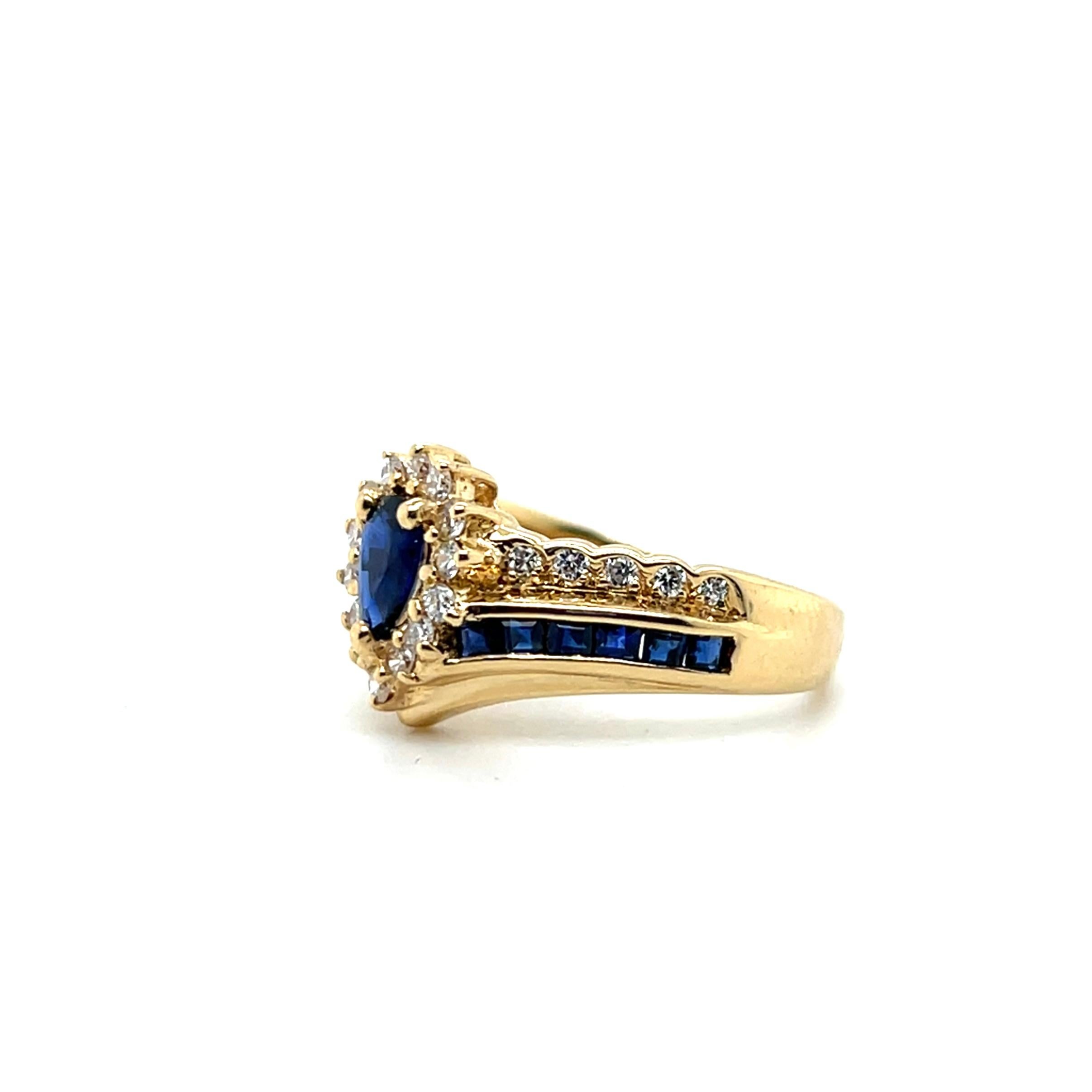 Blue Pear Sapphire and Diamond 18k Yellow Gold Ring für Damen oder Herren im Angebot