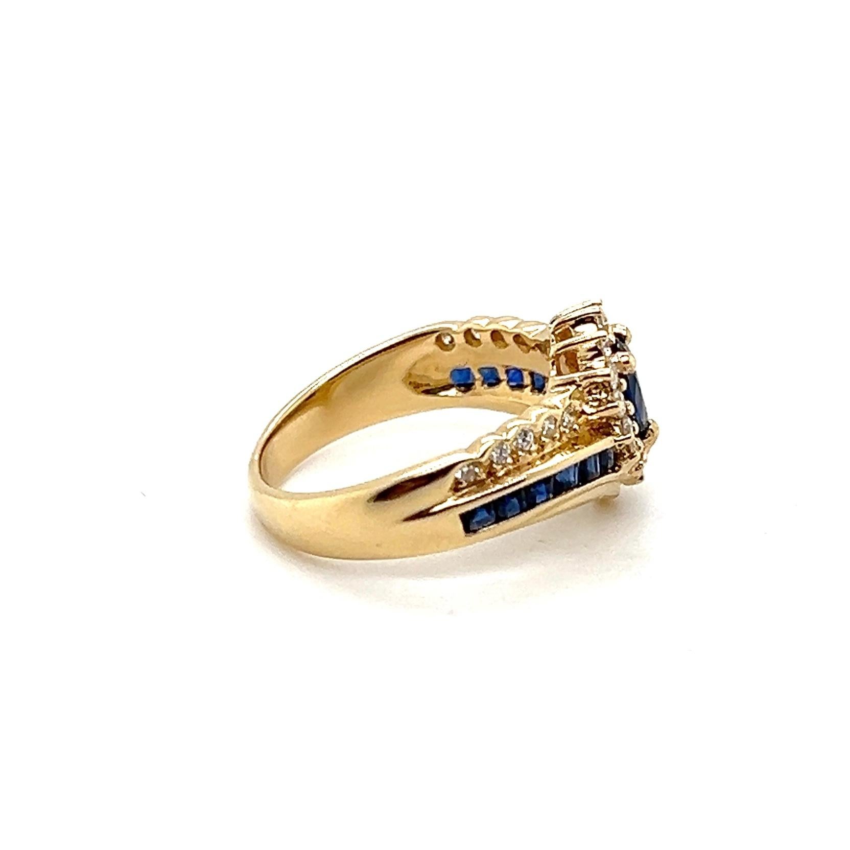 Blue Pear Sapphire and Diamond 18k Yellow Gold Ring im Angebot 2