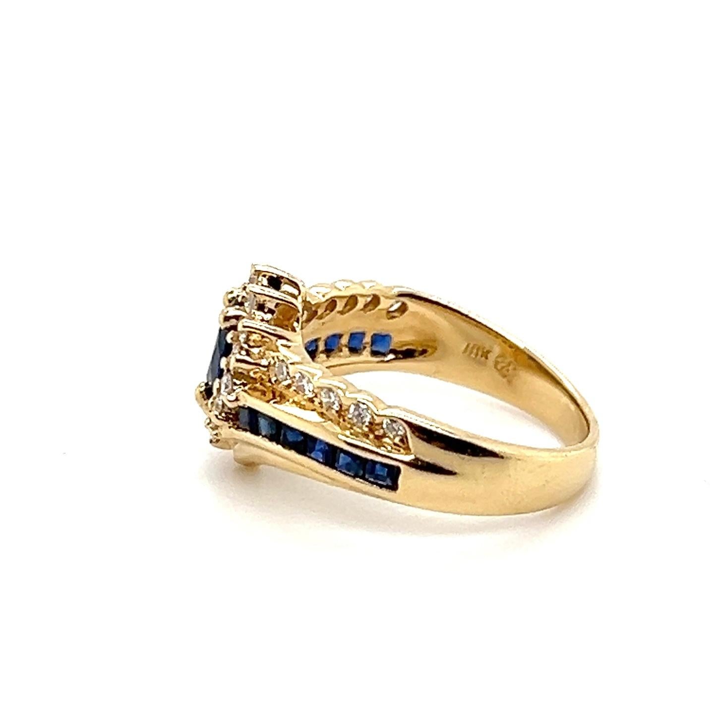 Blue Pear Sapphire and Diamond 18k Yellow Gold Ring im Angebot 3