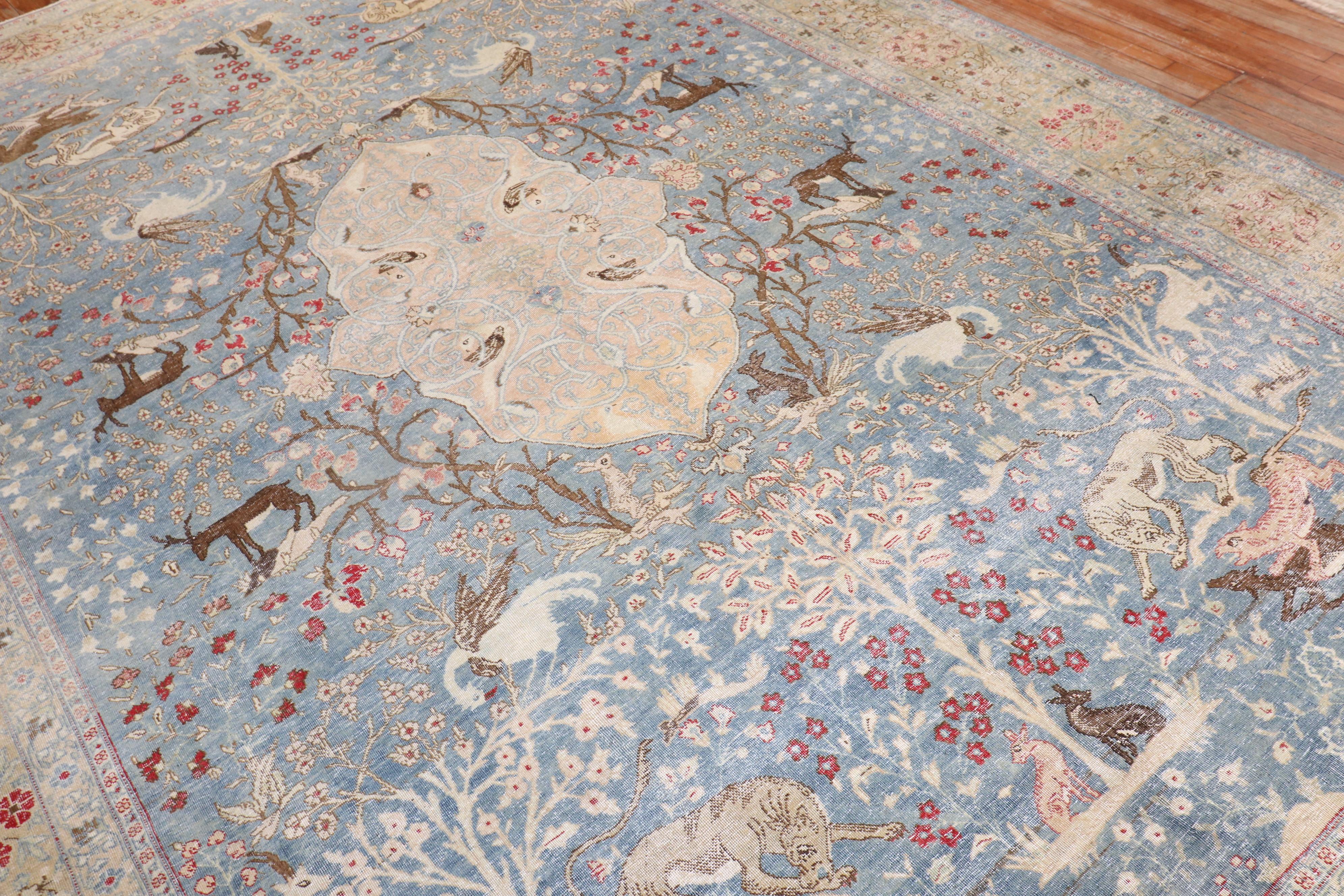 Blauer persischer Täbris- Jagd-Tier-pictorial-Teppich (Persisch) im Angebot