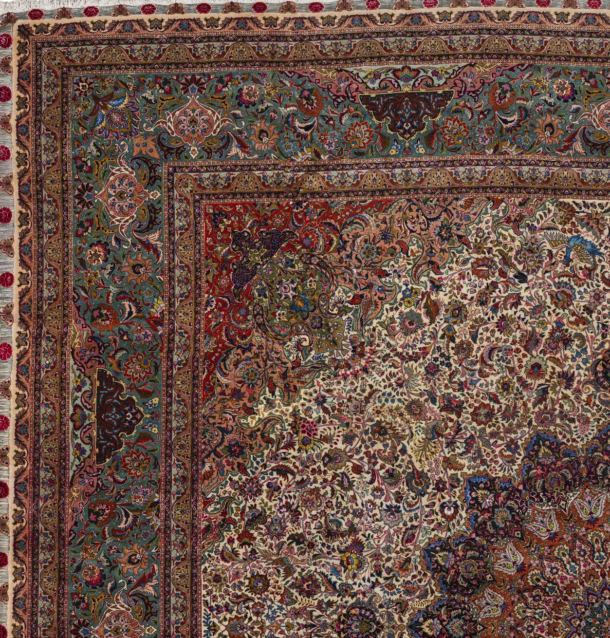 Tessuto a mano Tappeto persiano in lana annodato a mano 13 piedi x 13 piedi, Splendore Medaglione Imperiale in vendita