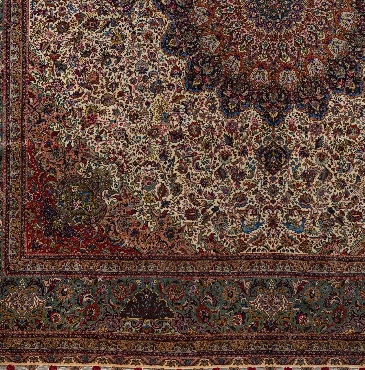 Metà XX secolo Tappeto persiano in lana annodato a mano 13 piedi x 13 piedi, Splendore Medaglione Imperiale in vendita