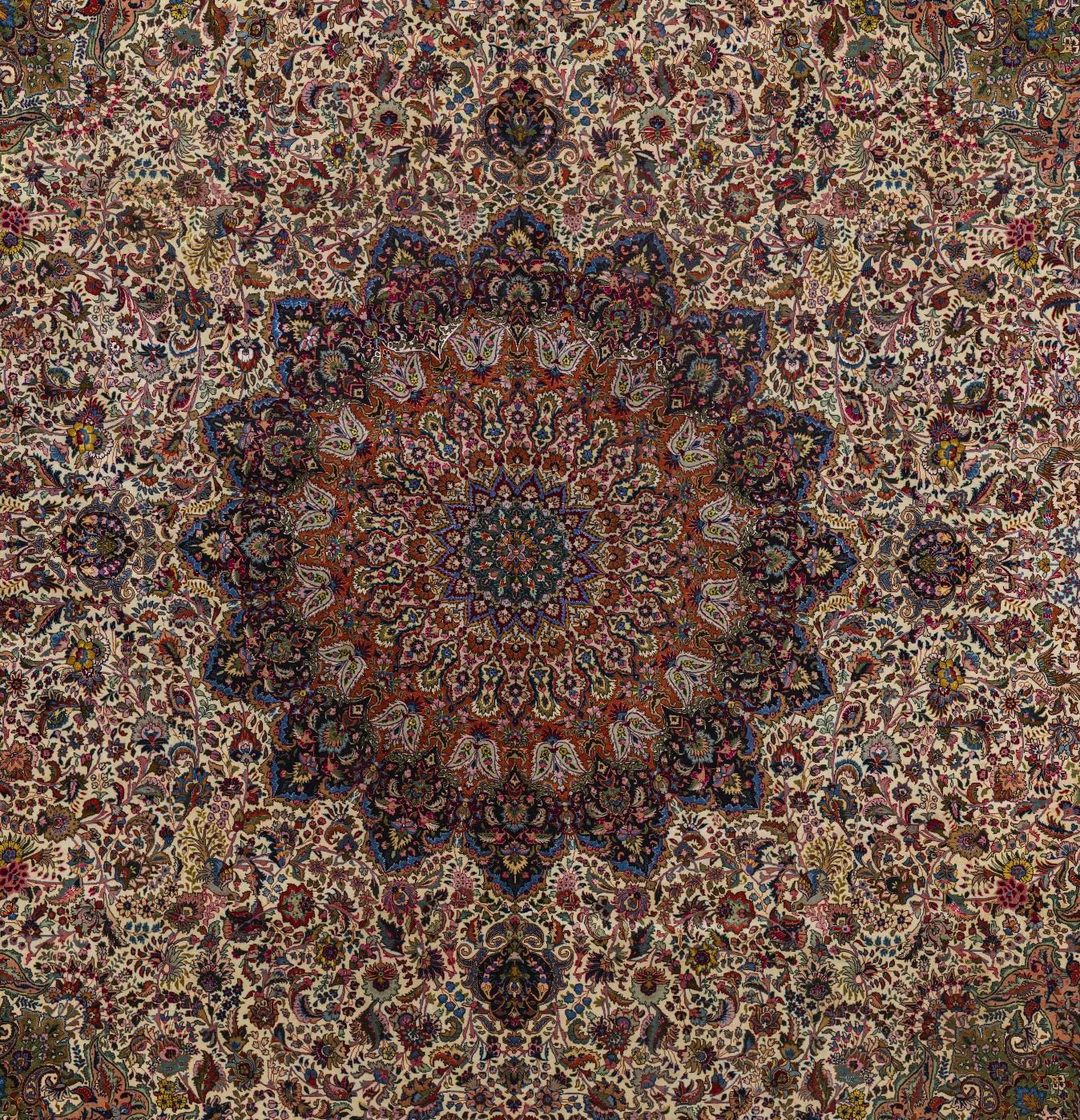 Tappeto persiano in lana annodato a mano 13 piedi x 13 piedi, Splendore Medaglione Imperiale in vendita 1