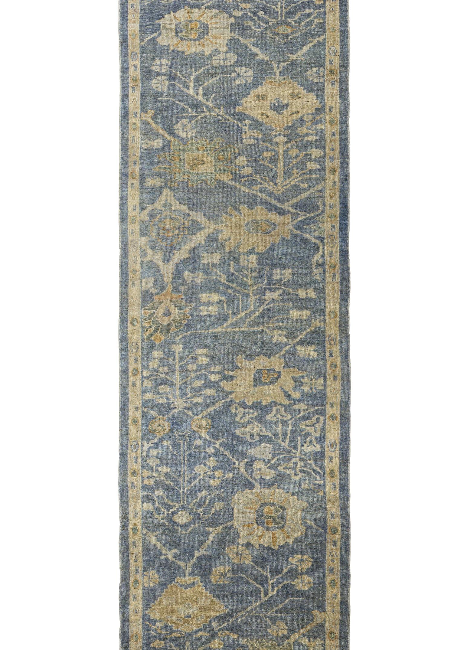 Lana Runner in lana persiana blu annodato a mano 3 ft x 15 ft , Slate Blossom Serenity in vendita