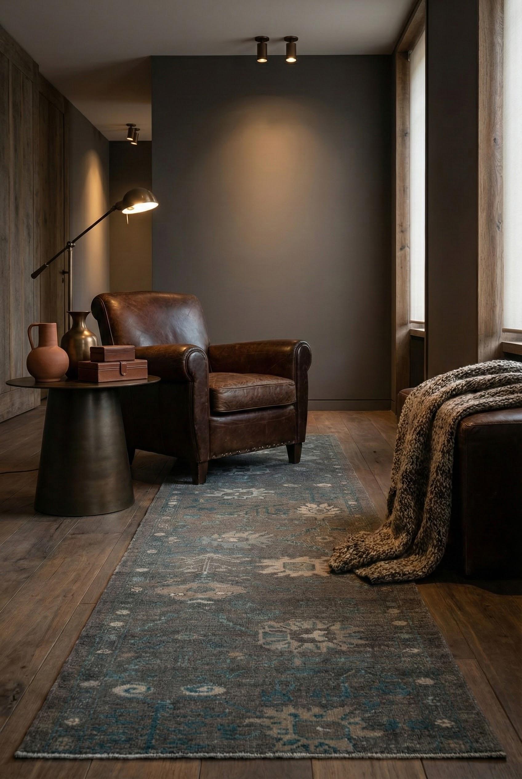 Blau Persische Wolle Hand geknüpft Läufer 3 ft x 18 ft, Schiefer Floral Path (Oushak) im Angebot