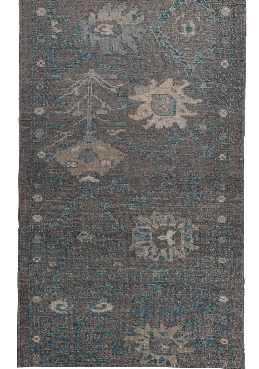 Blau Persische Wolle Hand geknüpft Läufer 3 ft x 18 ft, Schiefer Floral Path im Zustand „Hervorragend“ im Angebot in Dallas, TX