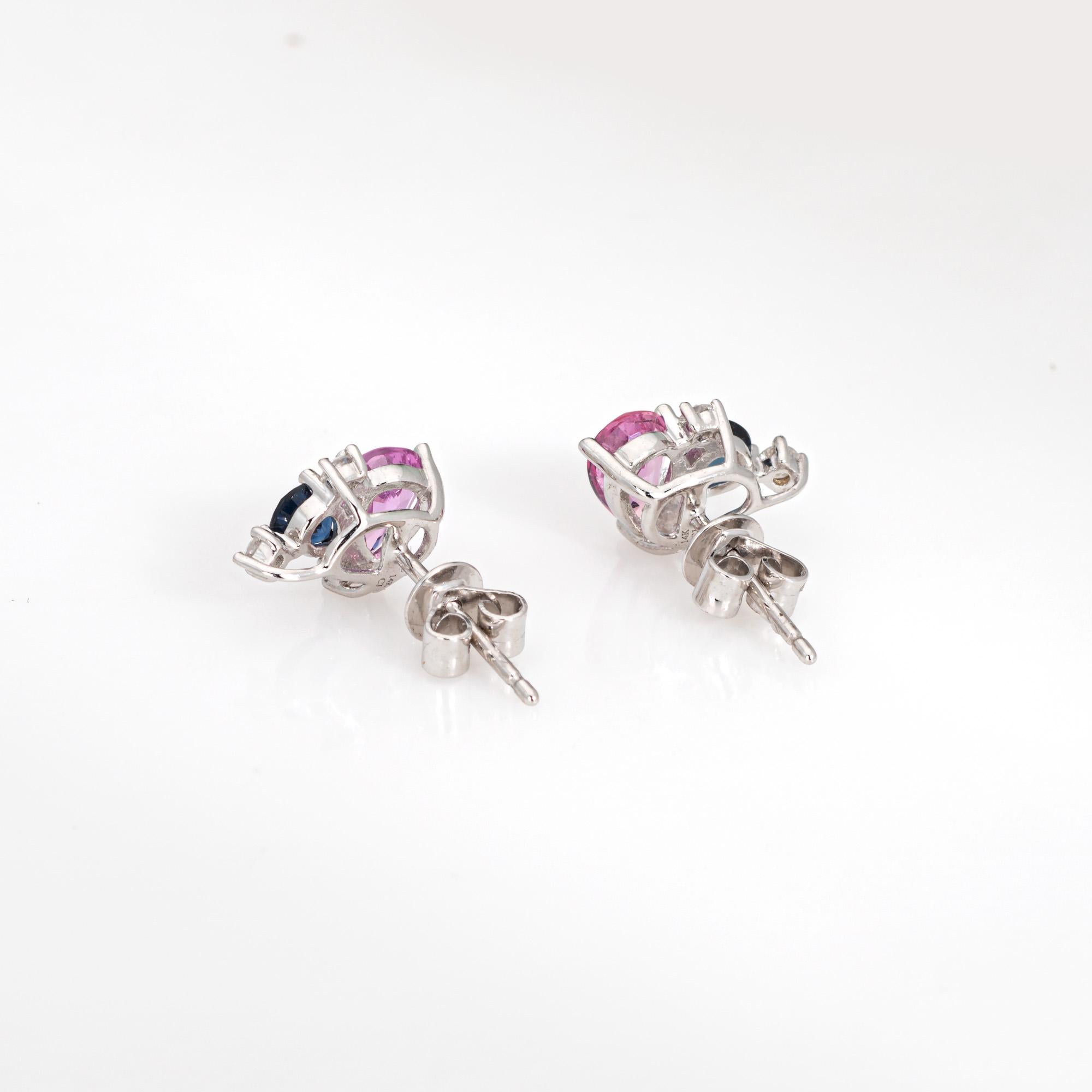 Boucles d'oreilles élégantes en saphir et diamant en or jaune 18 carats (circa 1990).

Les saphirs roses mesurent 6 mm x 4 mm et les saphirs bleus mesurent 4 mm x 3 mm. Le total des diamants est estimé à 0,06 carats (couleur H-I et pureté SI1-I1).