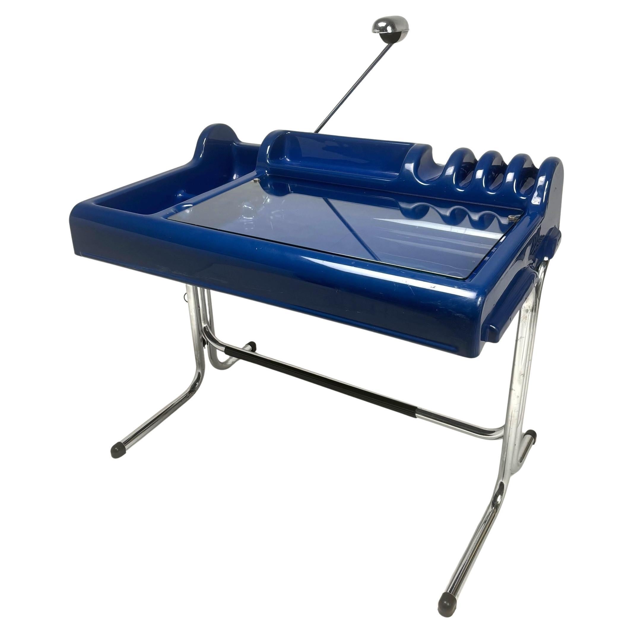 Blauer Kunststoff-Tisch "Orix Blu" von Parigi und Prina für Molteni, Italien 1970er im Angebot
