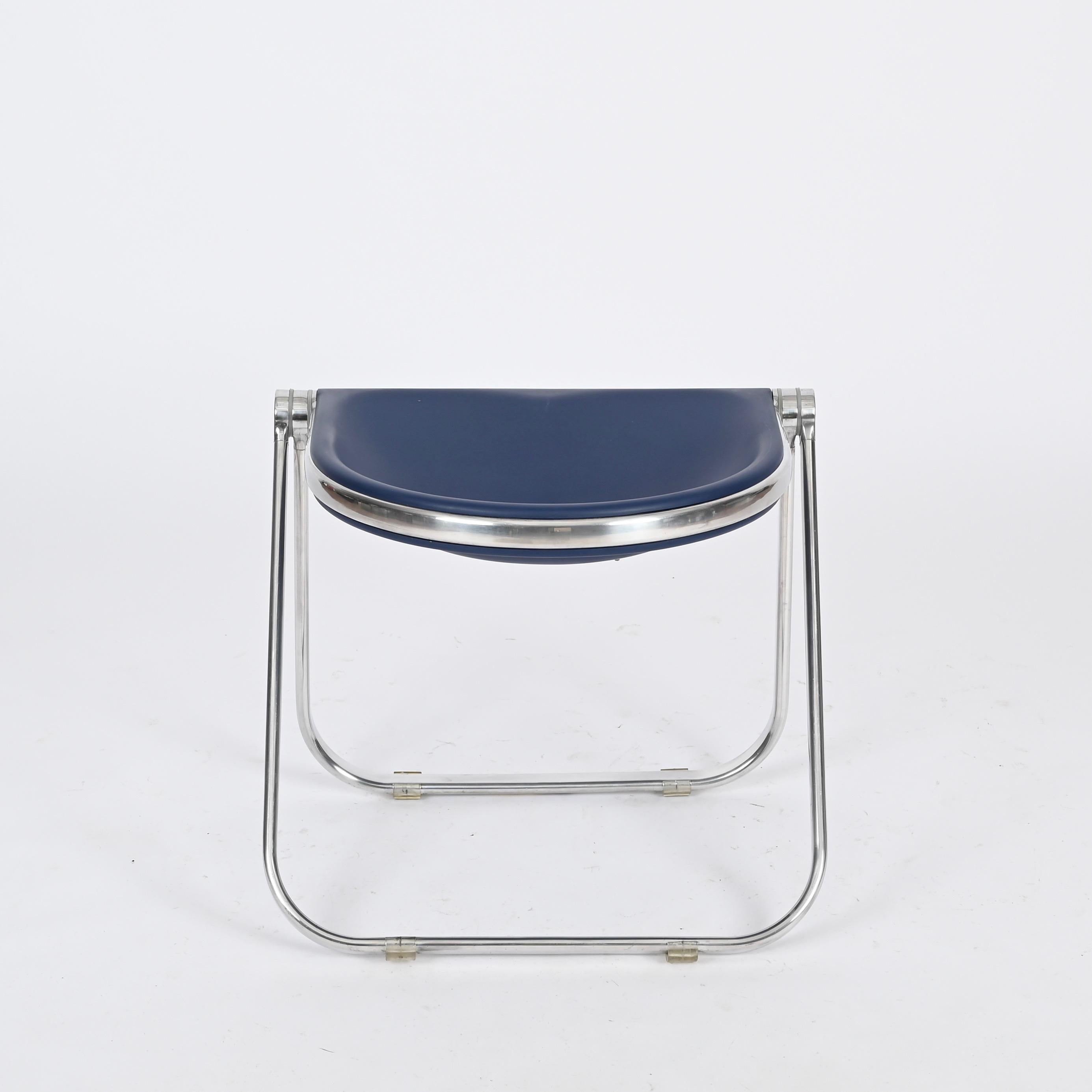 Italienischer klappbarer Hocker aus blauem Pluff von G. Piretti für Anonima Castelli, 1960er Jahre im Zustand „Gut“ im Angebot in Roma, IT