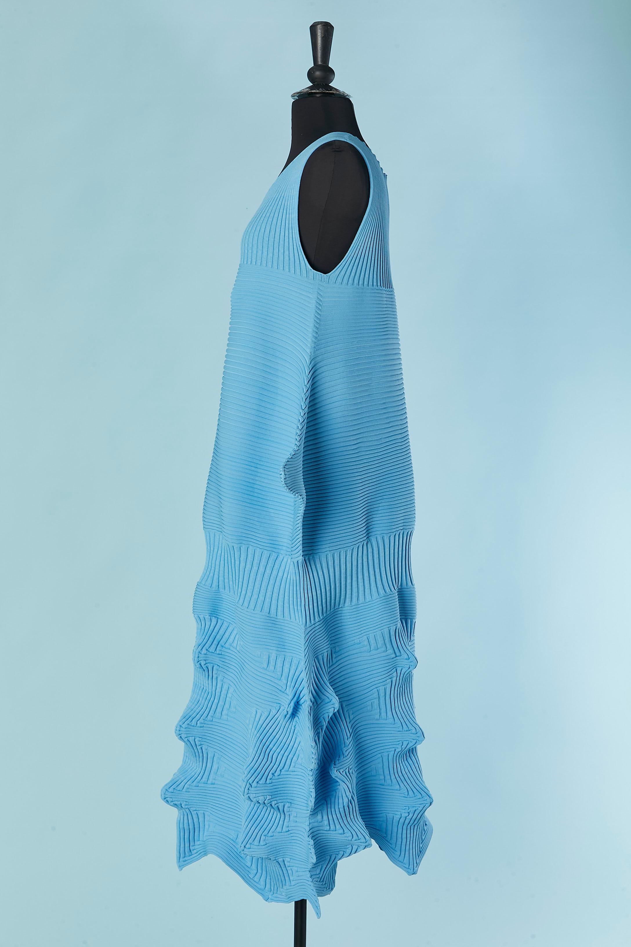 Robe bleue à pois ISSEY MIYAKE Excellent état - En vente à Saint-Ouen-Sur-Seine, FR