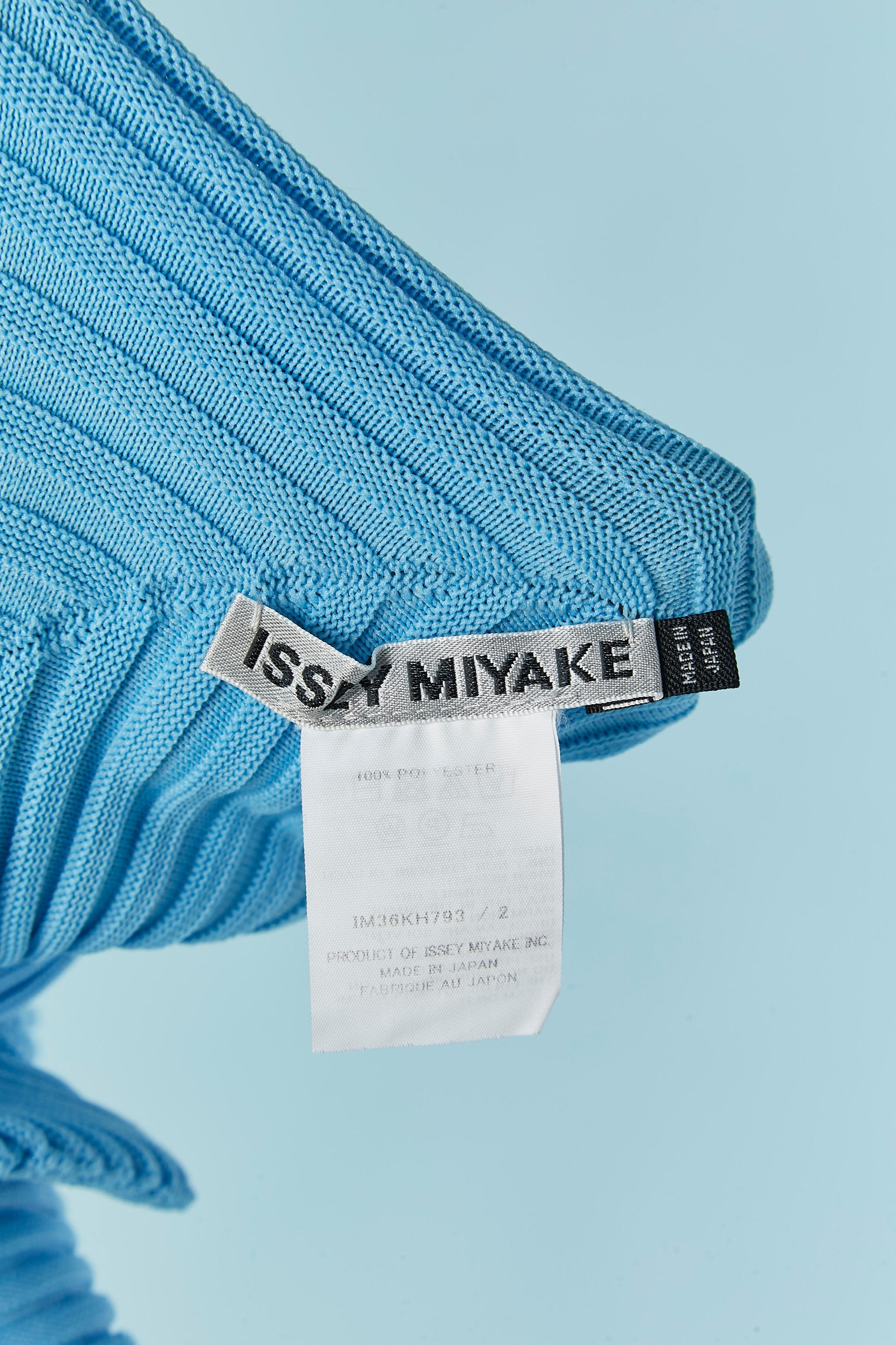 Robe bleue à pois ISSEY MIYAKE en vente 2