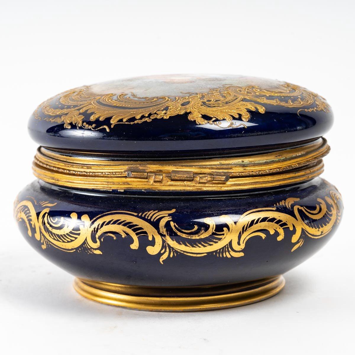 Blue Porcelain Candy Box-coffret End of 19th Century 1