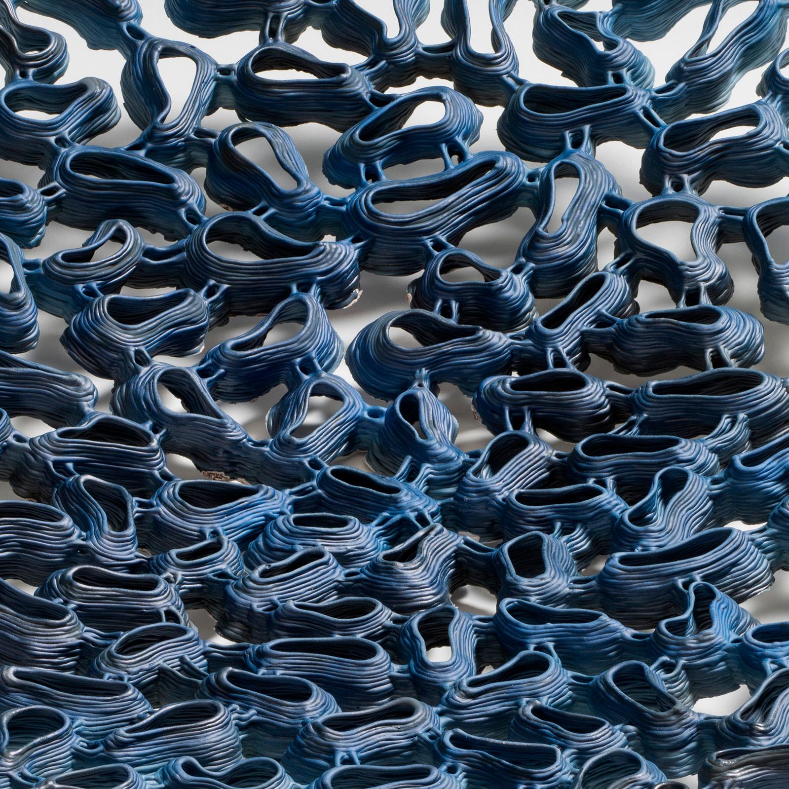 Water Garden, 2016 (Porcellana; Unico, C. 2,2 in. h x 15,5 in. l x 15,5 in. d, Objects No.: 3527)

Sidsel Hanum è nata in Norvegia nel 1955. Dopo aver conseguito il Diploma di Ceramica presso il National College of  Arte e Design, Oslo nel 1981, ha