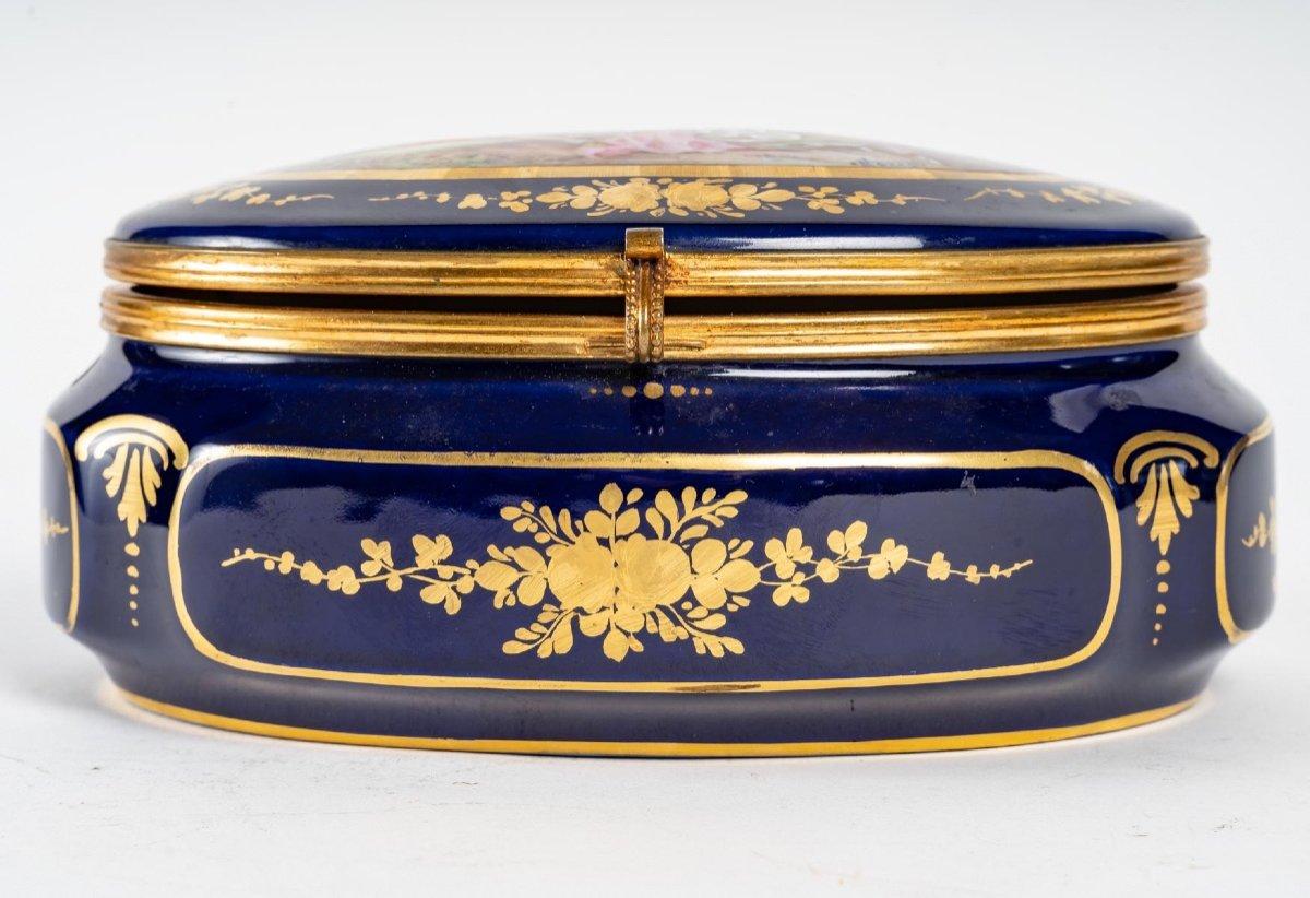 Blue Porcelain Jewelry Box of Style Sèvres End XIXème Siècle 3