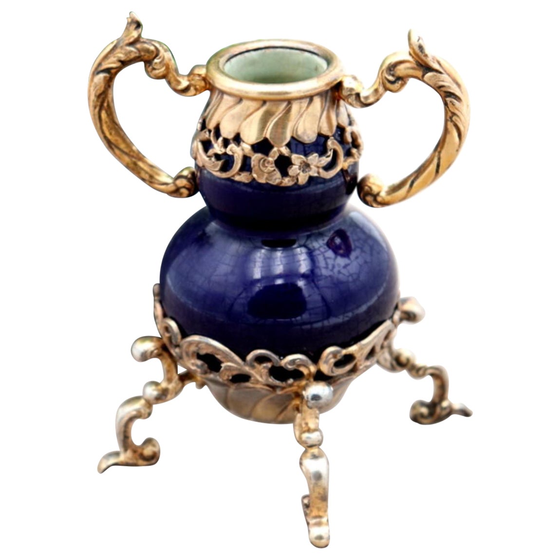 Blue porcelain jug im Angebot