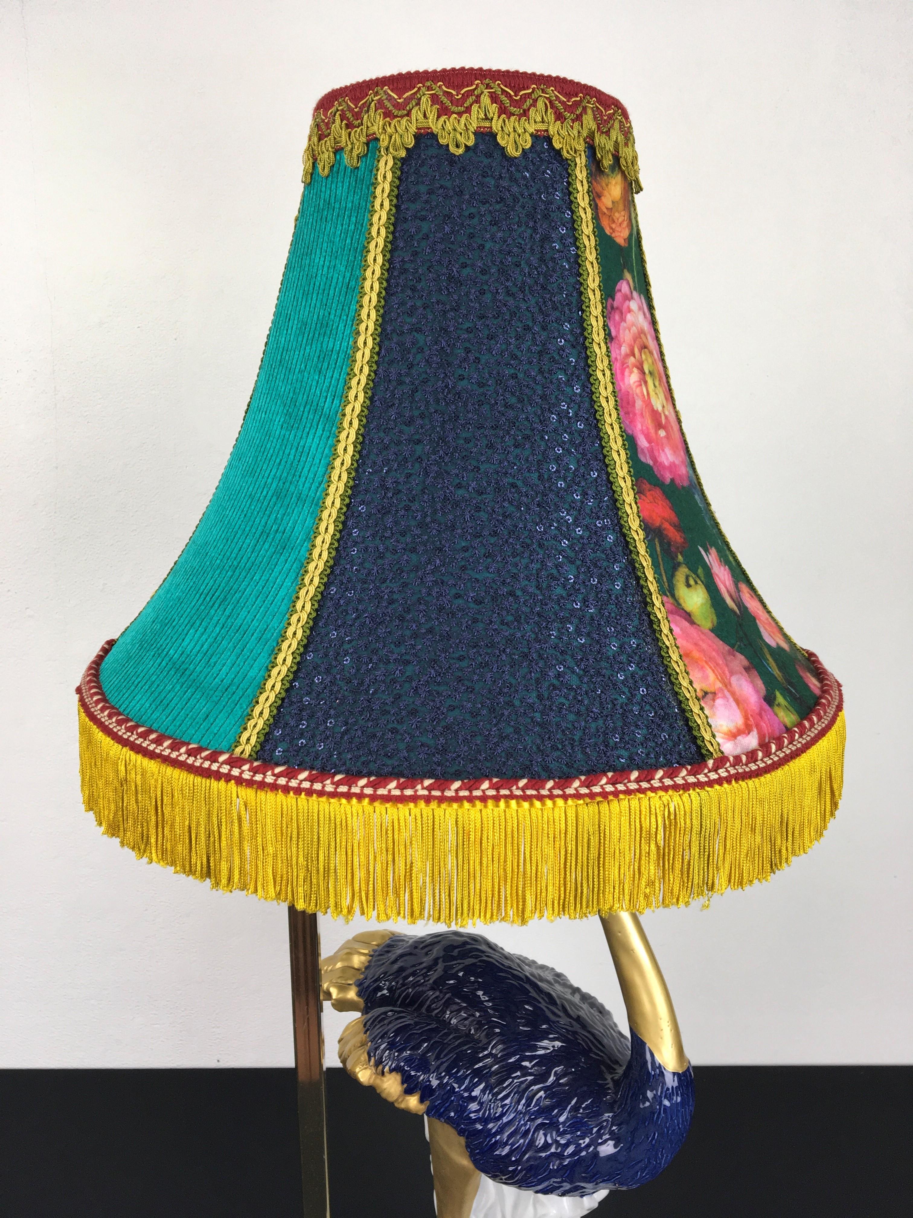 Blaue Strauß-Tischlampe aus blauem Porzellan, 1970er Jahre (Moderne der Mitte des Jahrhunderts) im Angebot