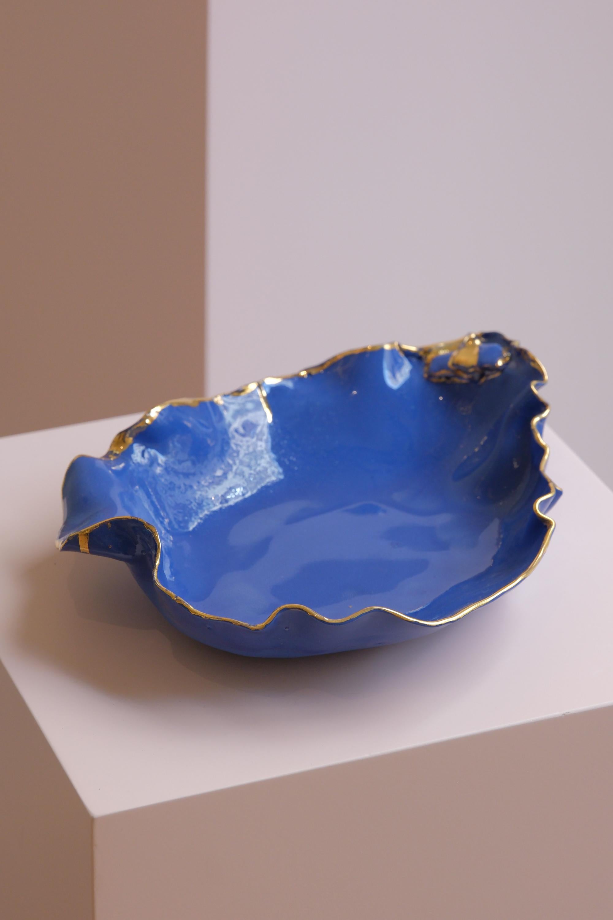 Blauer Servierteller aus Porzellan von Hania Jneid im Zustand „Neu“ im Angebot in BARCELONA, ES