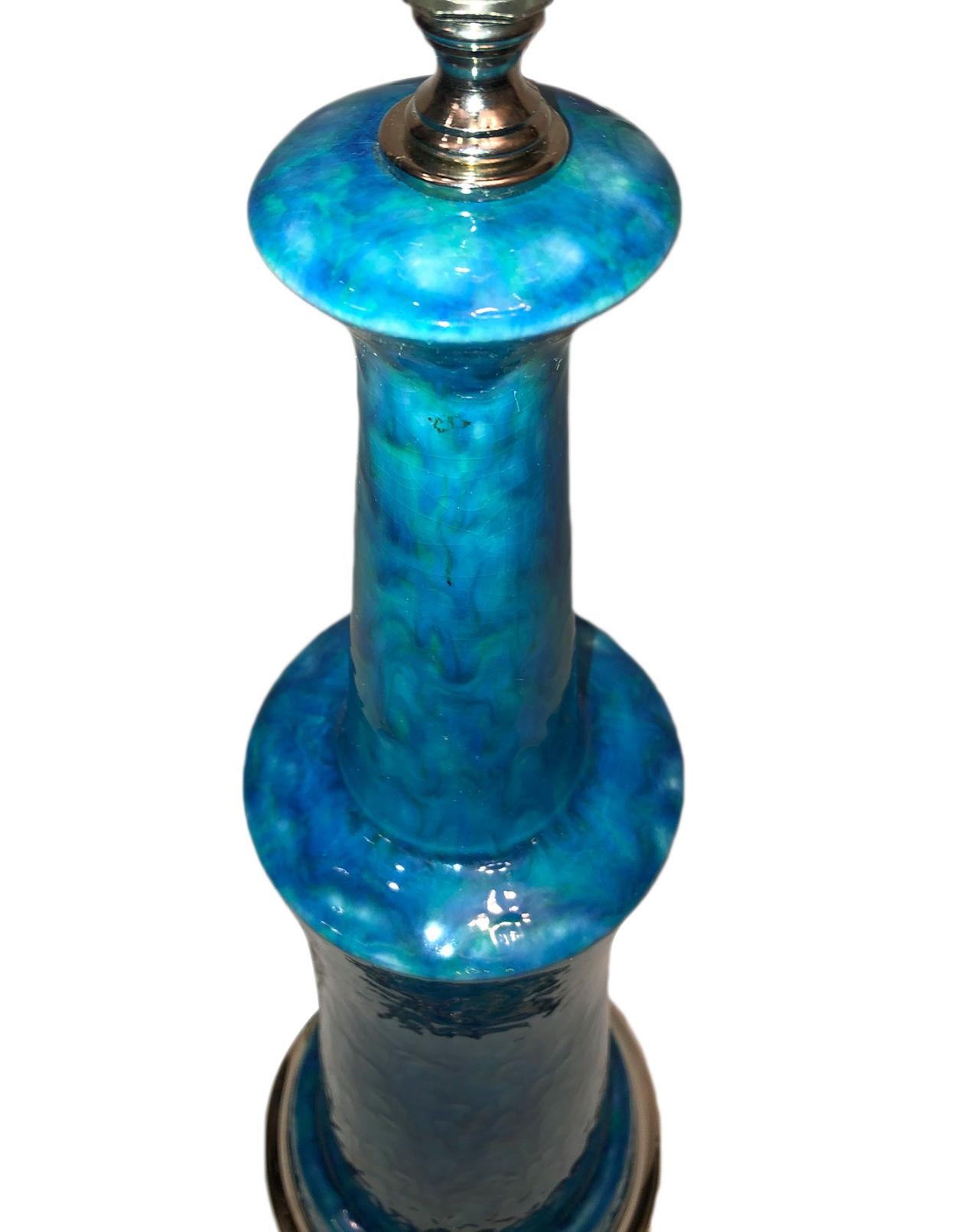 italien Lampe de table en porcelaine bleue en vente