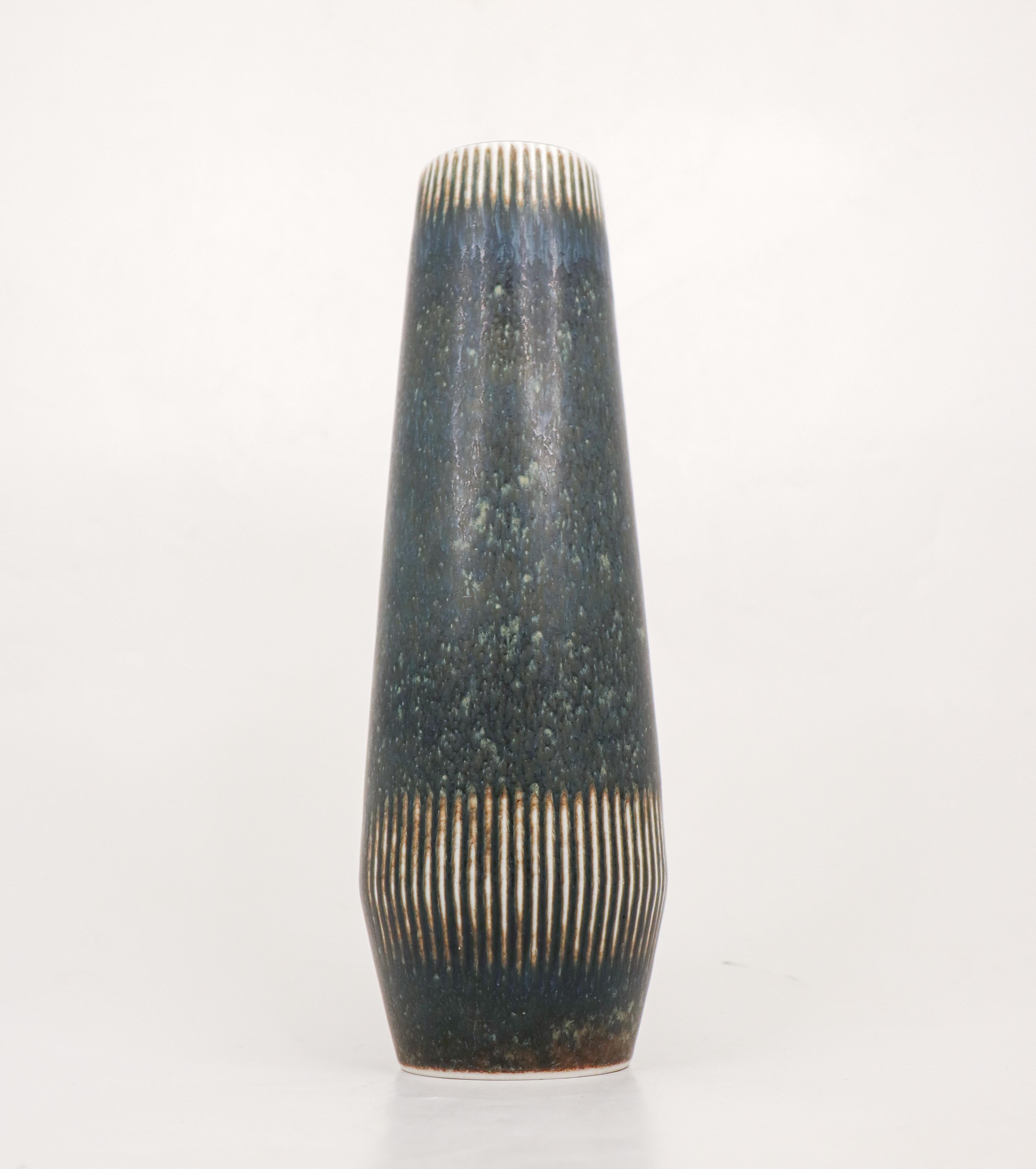 Scandinave moderne Vase en porcelaine bleue - Carl-Harry Stålhane Rörstrand Midcentury Vintage en vente