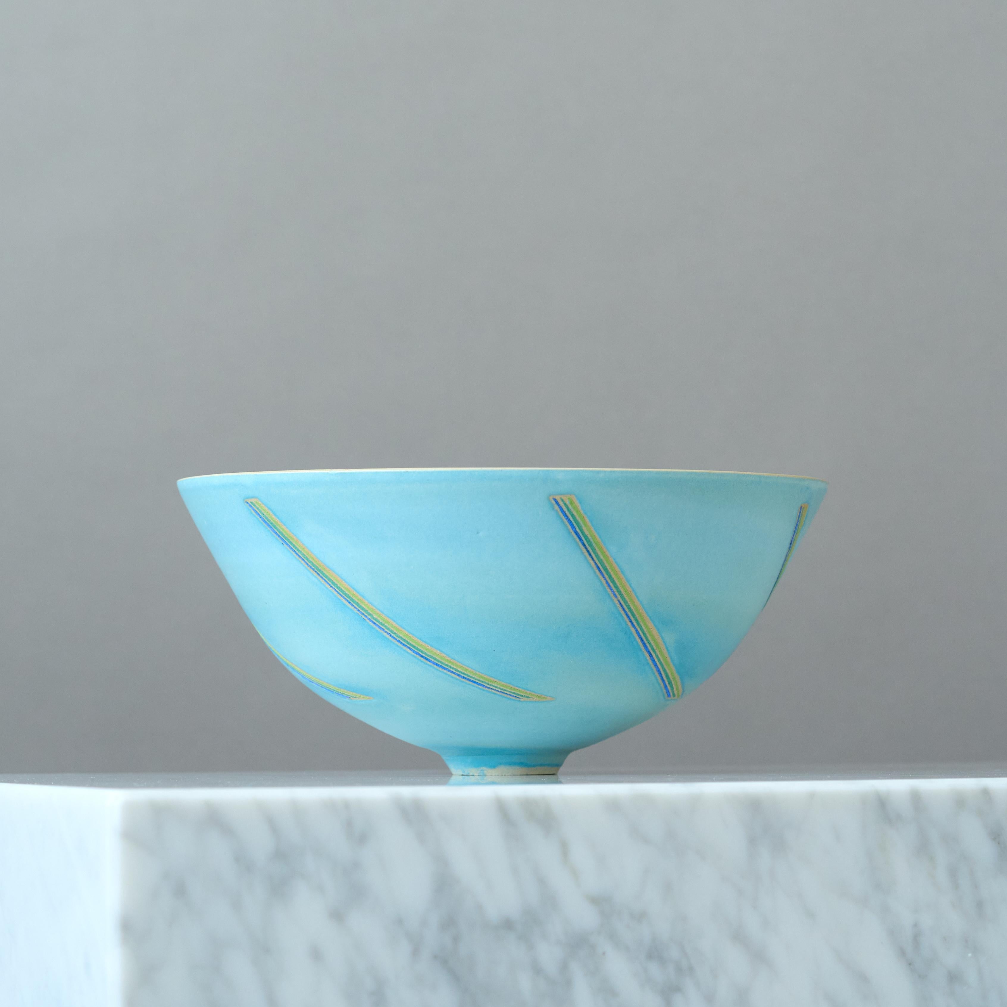 Blaue postmoderne Schale aus Steinzeug von Vibeke Fischer, Dänemark, 1980er Jahre. (Postmoderne) im Angebot