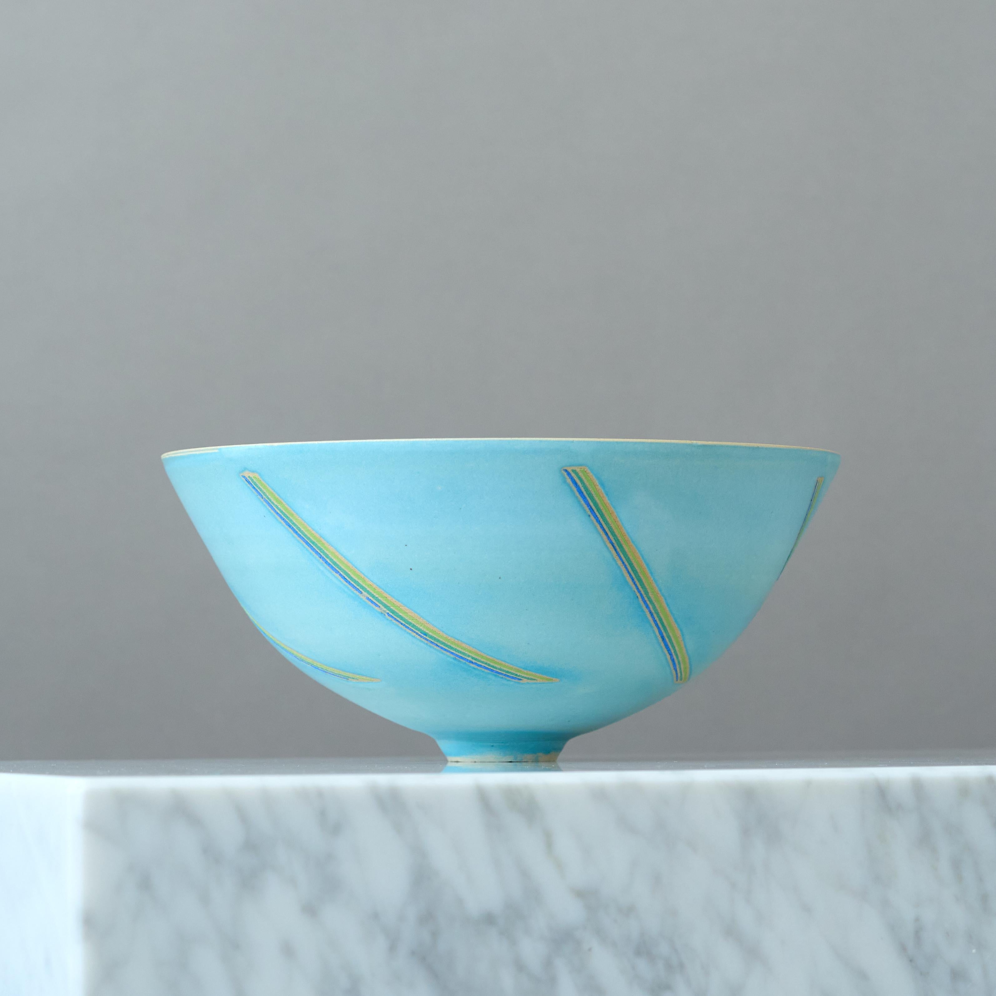 Blaue postmoderne Schale aus Steinzeug von Vibeke Fischer, Dänemark, 1980er Jahre. (Keramik) im Angebot