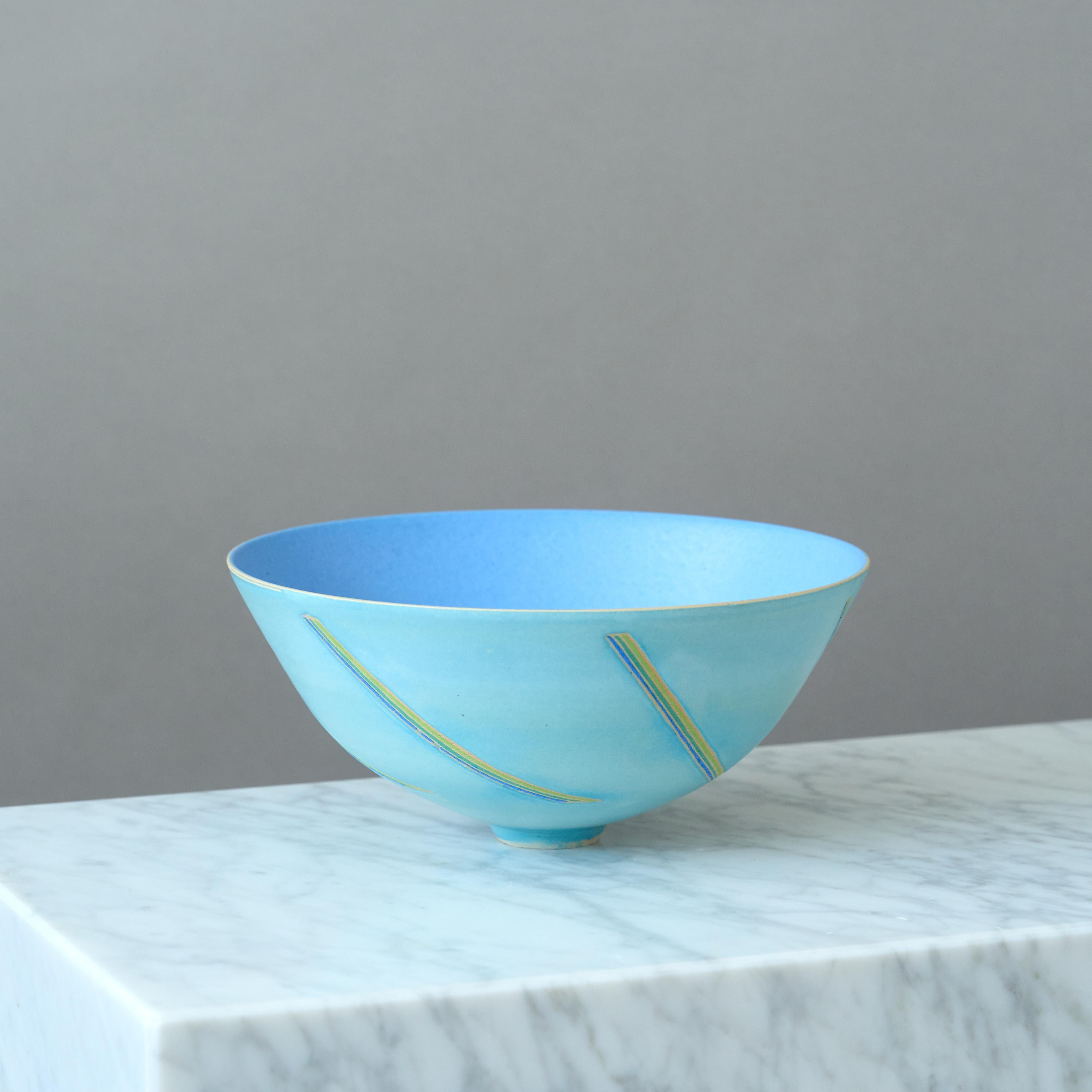 Blaue postmoderne Schale aus Steinzeug von Vibeke Fischer, Dänemark, 1980er Jahre. im Angebot 1
