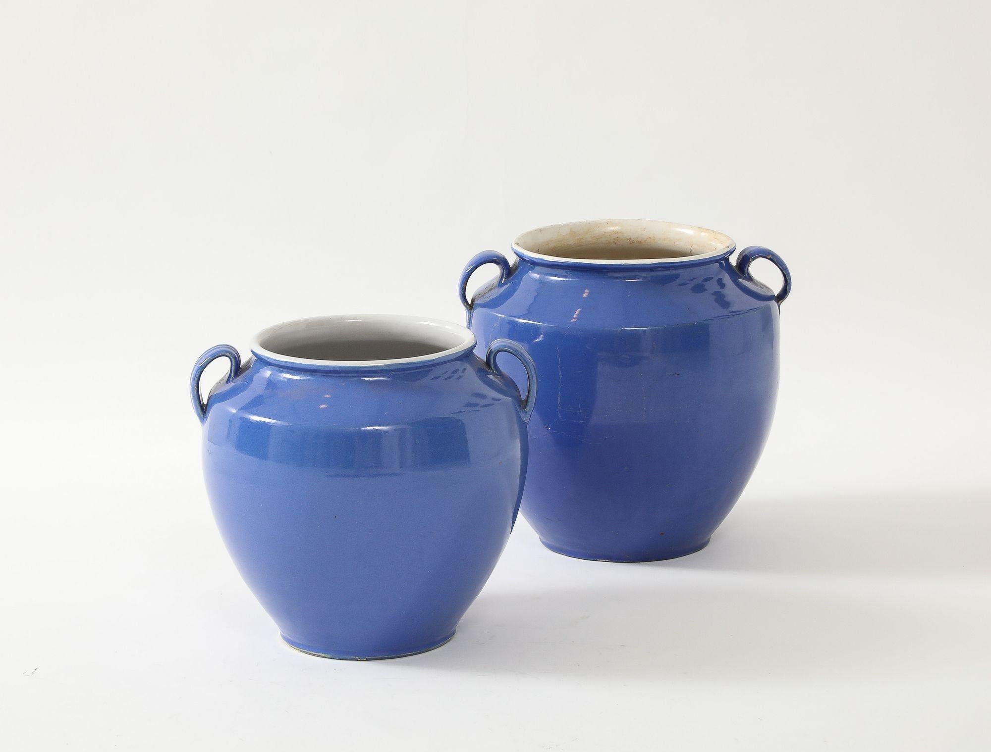 Blaue Keramikurne mit Henkeln, Frankreich Mitte des 20. Jahrhunderts. im Angebot 6
