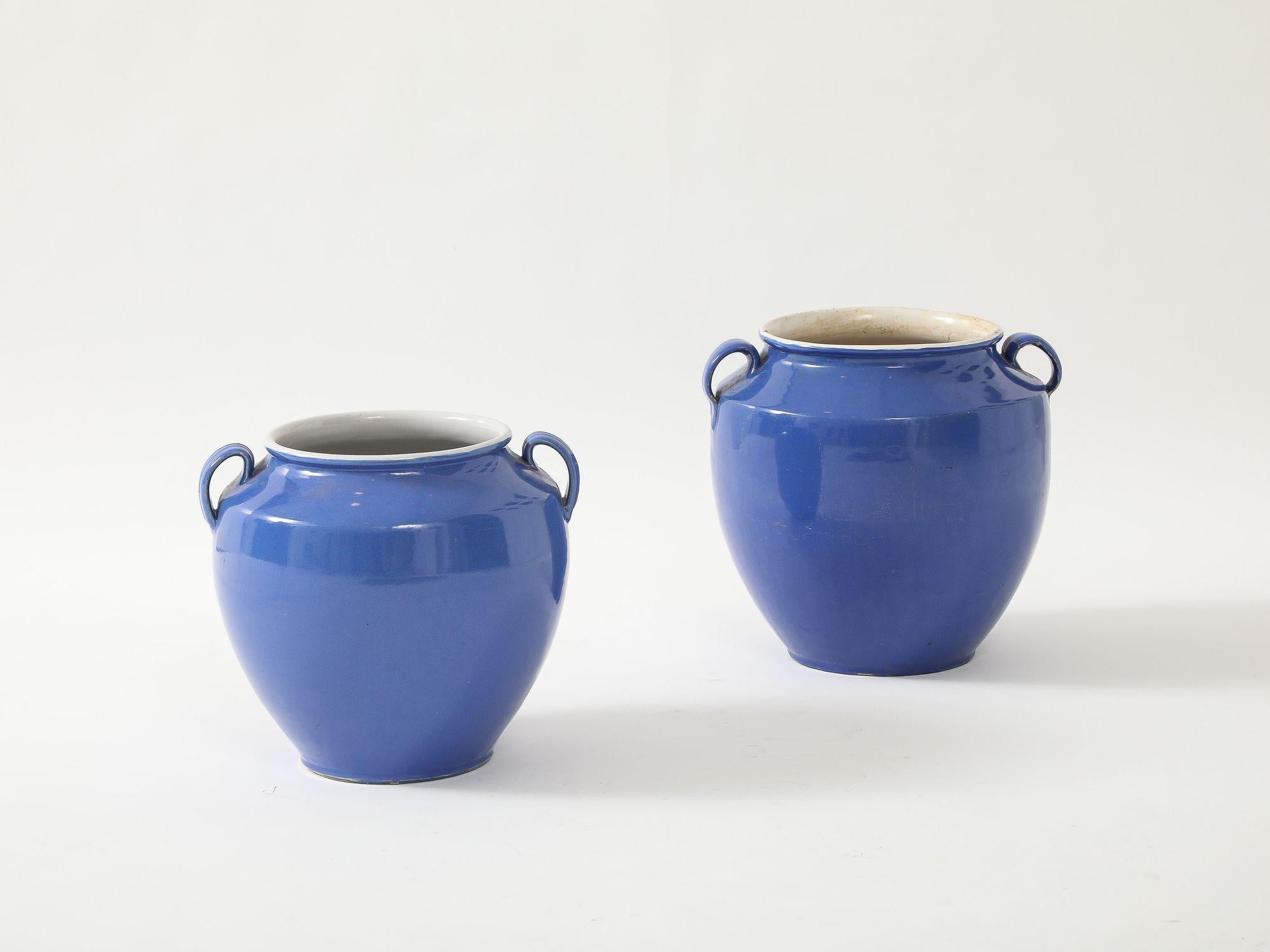 Urna in ceramica blu con manici, Francia, metà del XX secolo. in vendita 3