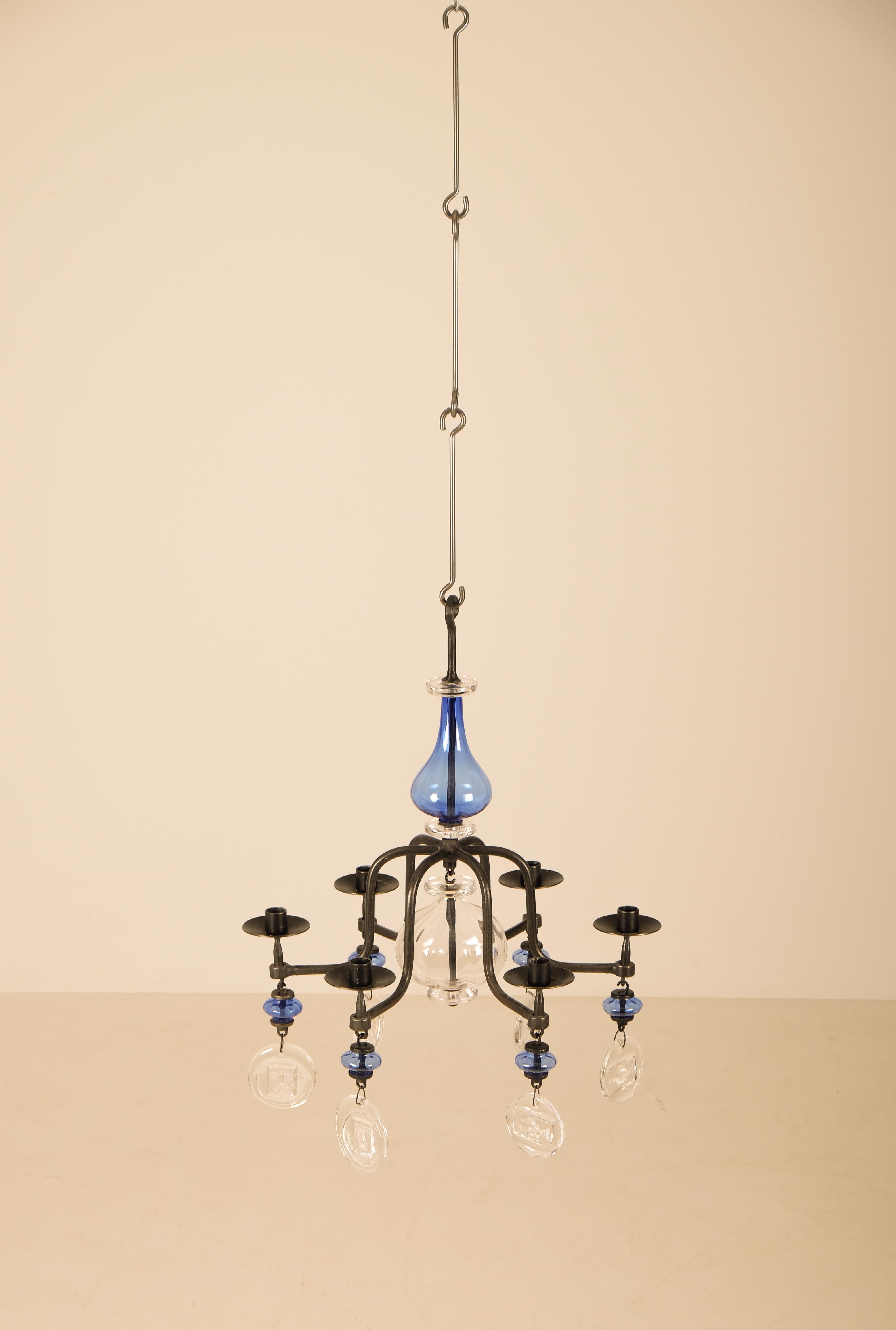 Scandinave moderne Lustre en verre pressé bleu Erik Höglund Suède, 1960s en vente