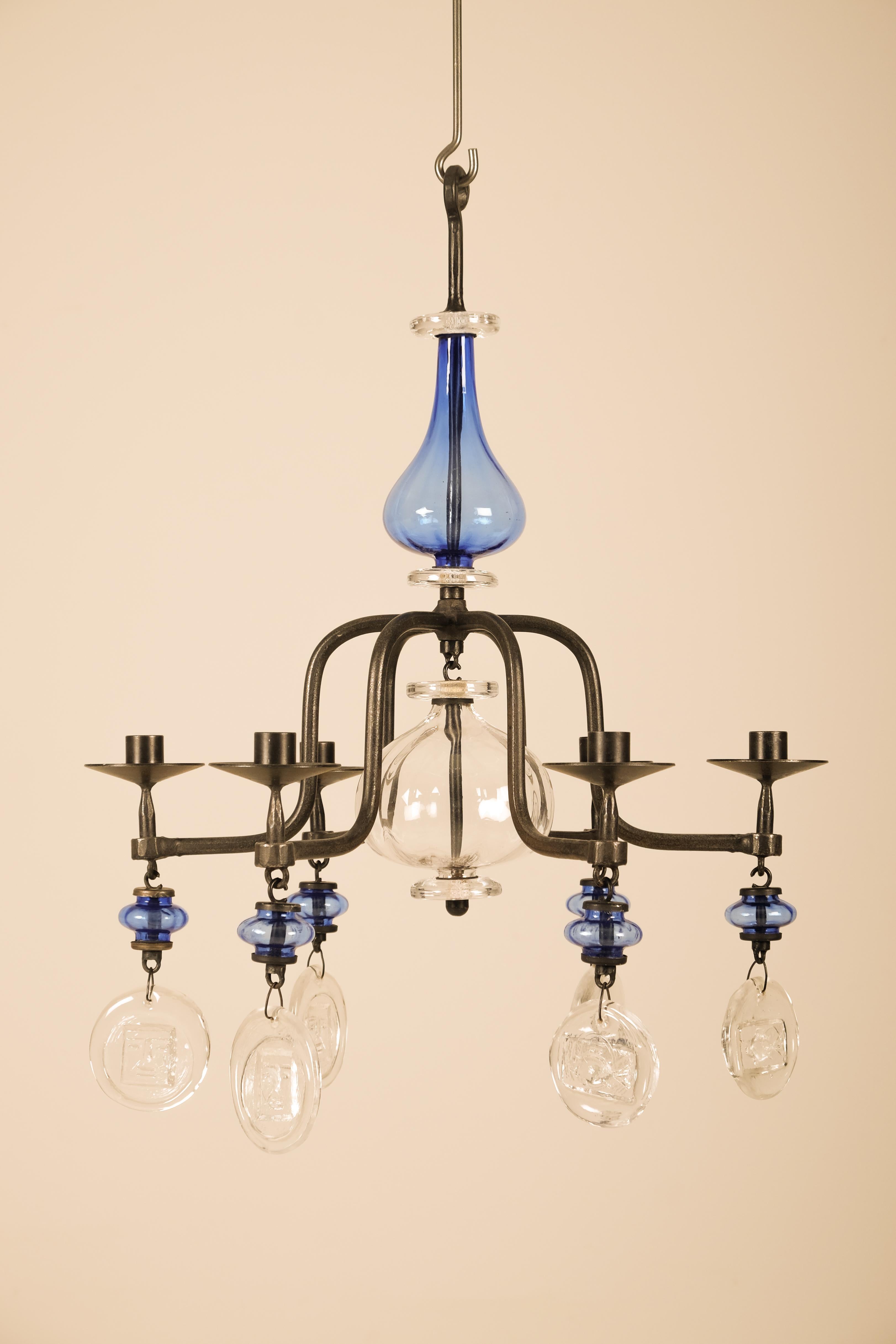 Verre brun Lustre en verre pressé bleu Erik Höglund Suède, 1960s en vente