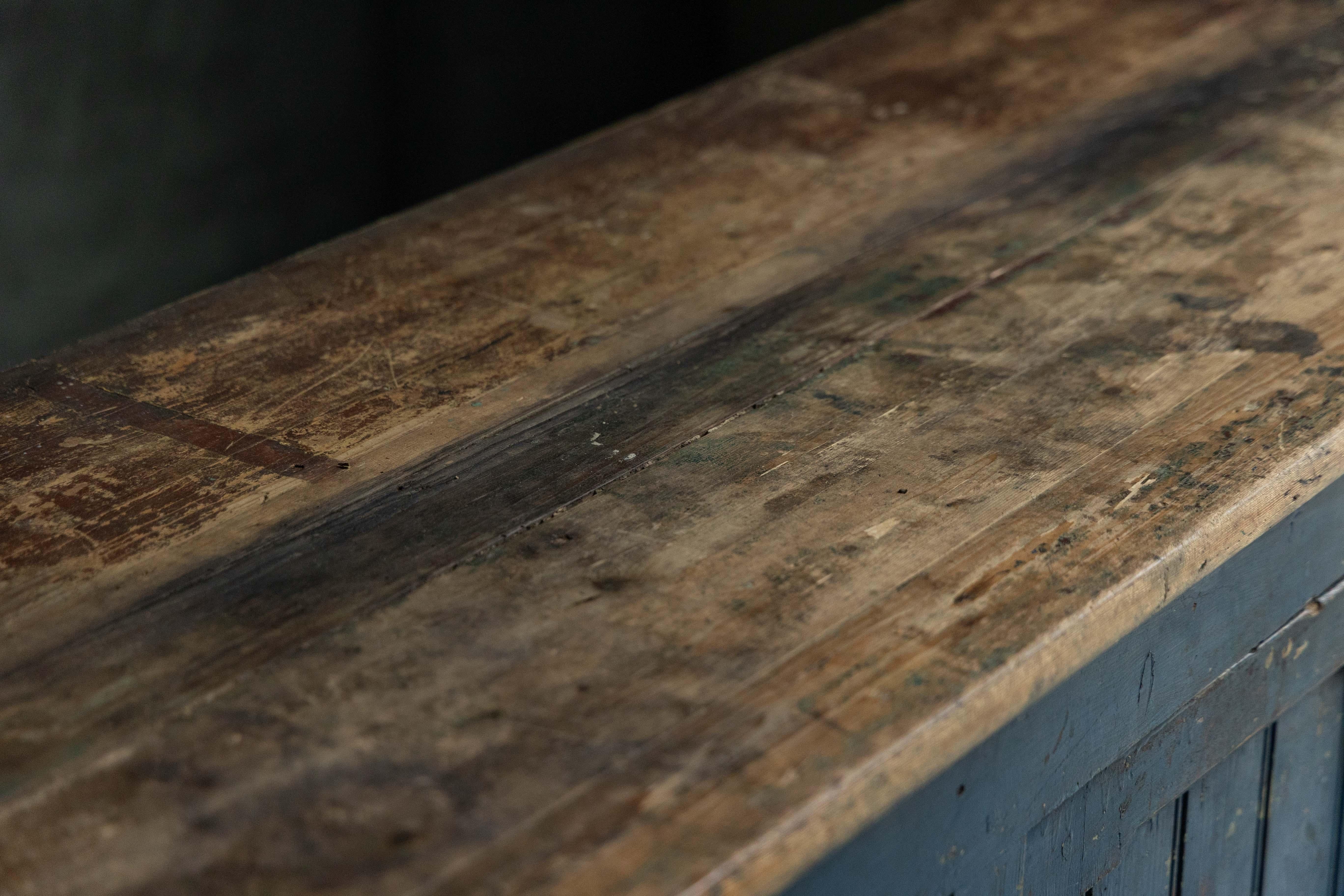 Primitif Dressoir d'art populaire primitif bleu, France, 19ème siècle en vente