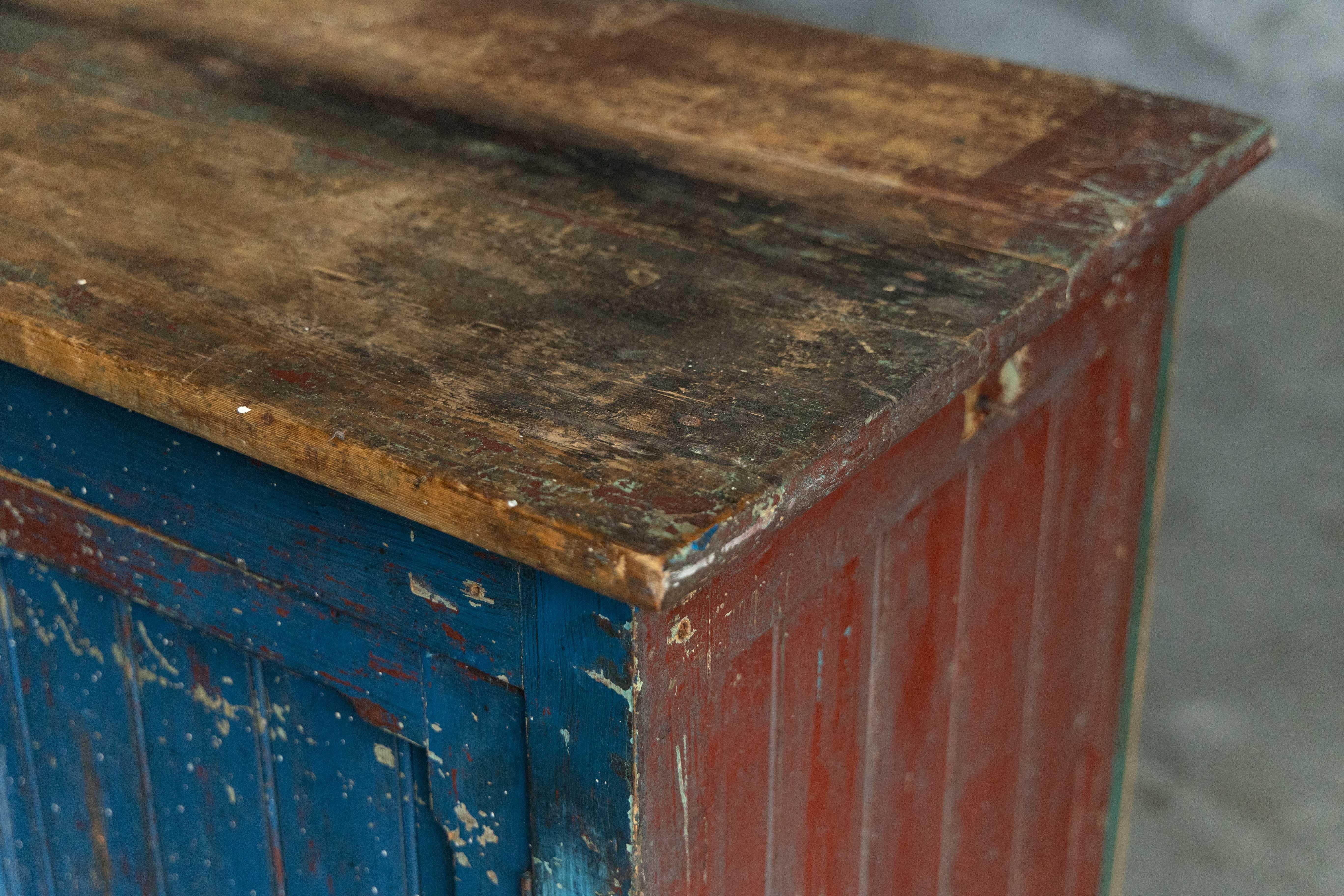 Bois Dressoir d'art populaire primitif bleu, France, 19ème siècle en vente