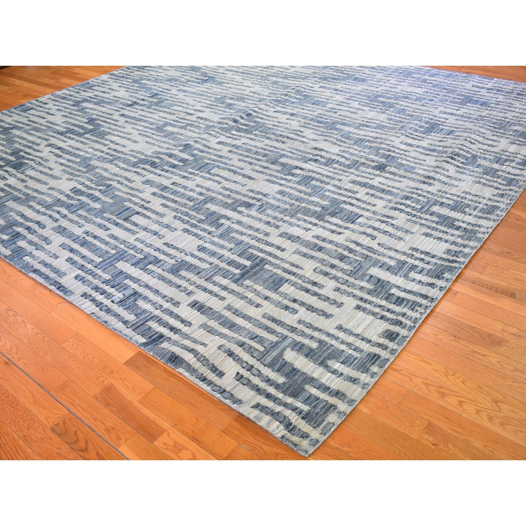 Indien Tapis carré bleu en pure soie et laine texturée zigzag avec motif de graphisme 12' x 12' en vente