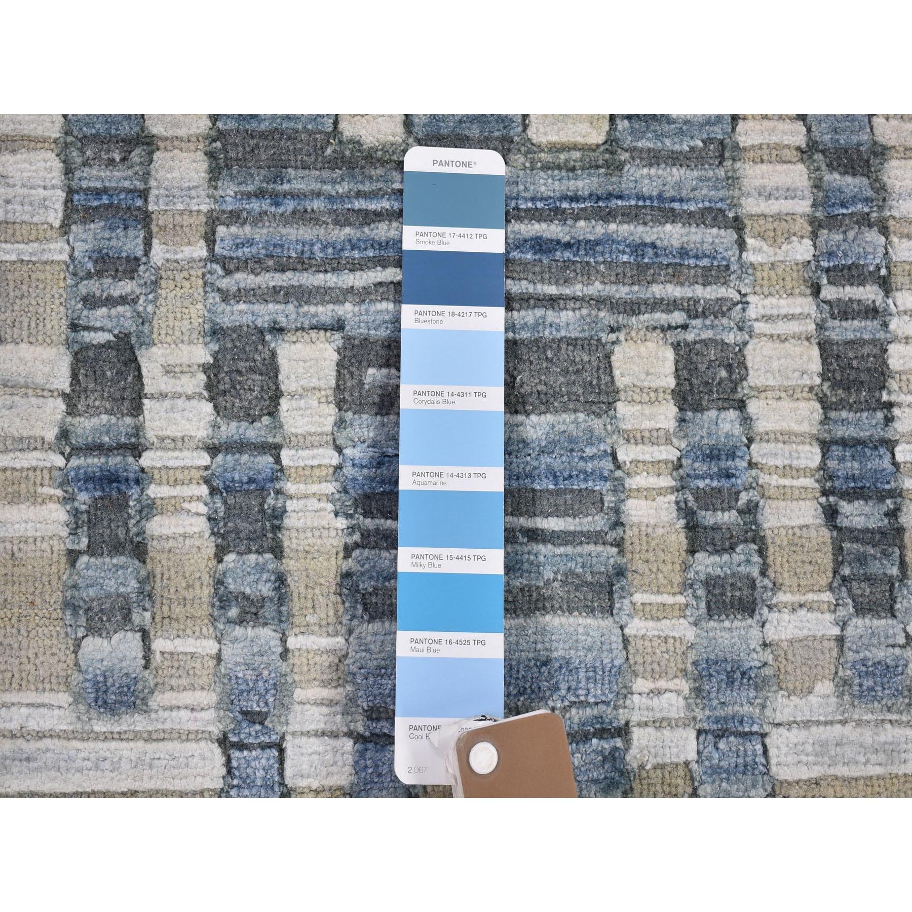 Soie Tapis carré bleu en pure soie et laine texturée zigzag avec motif de graphisme 12' x 12' en vente