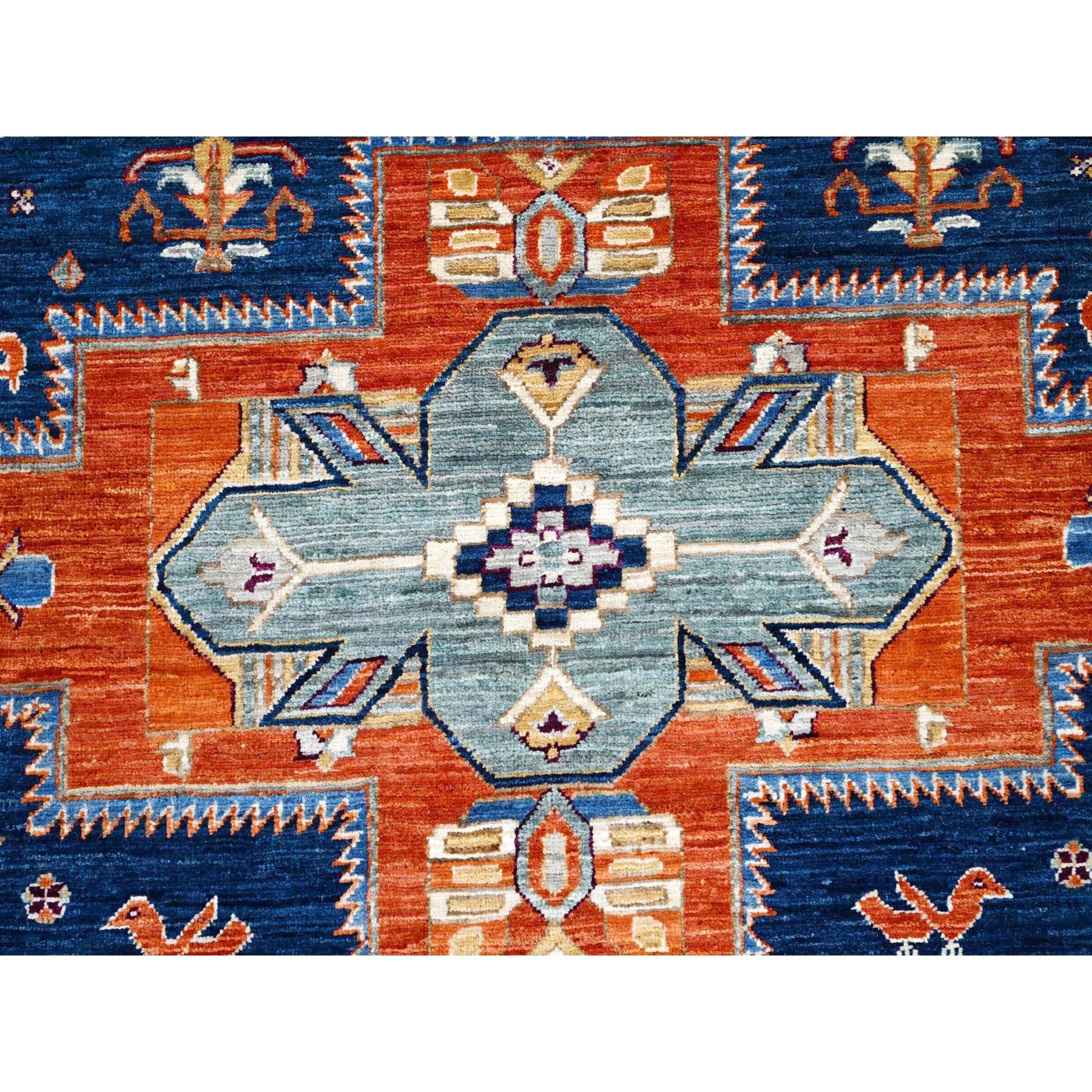 Blauer handgeknüpfter runder Teppich aus reiner Wolle Armenischer 200 KPSI kaukasischem Design 8' x 8' (21. Jahrhundert und zeitgenössisch) im Angebot