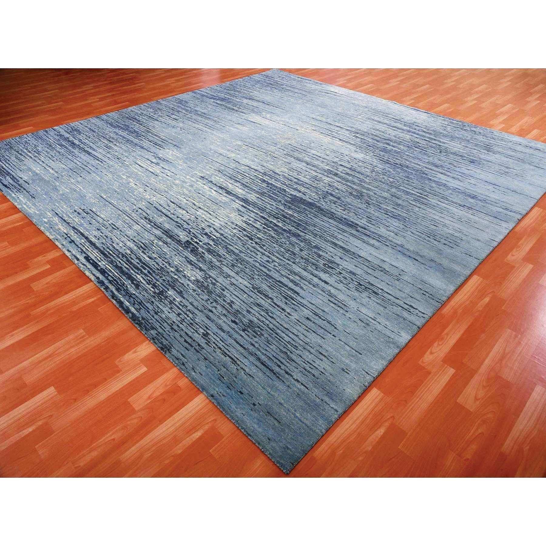 Blauer handgeknüpfter orientalischer Teppich aus reiner Wolle mit horizontalem Ombre-Design 10'1