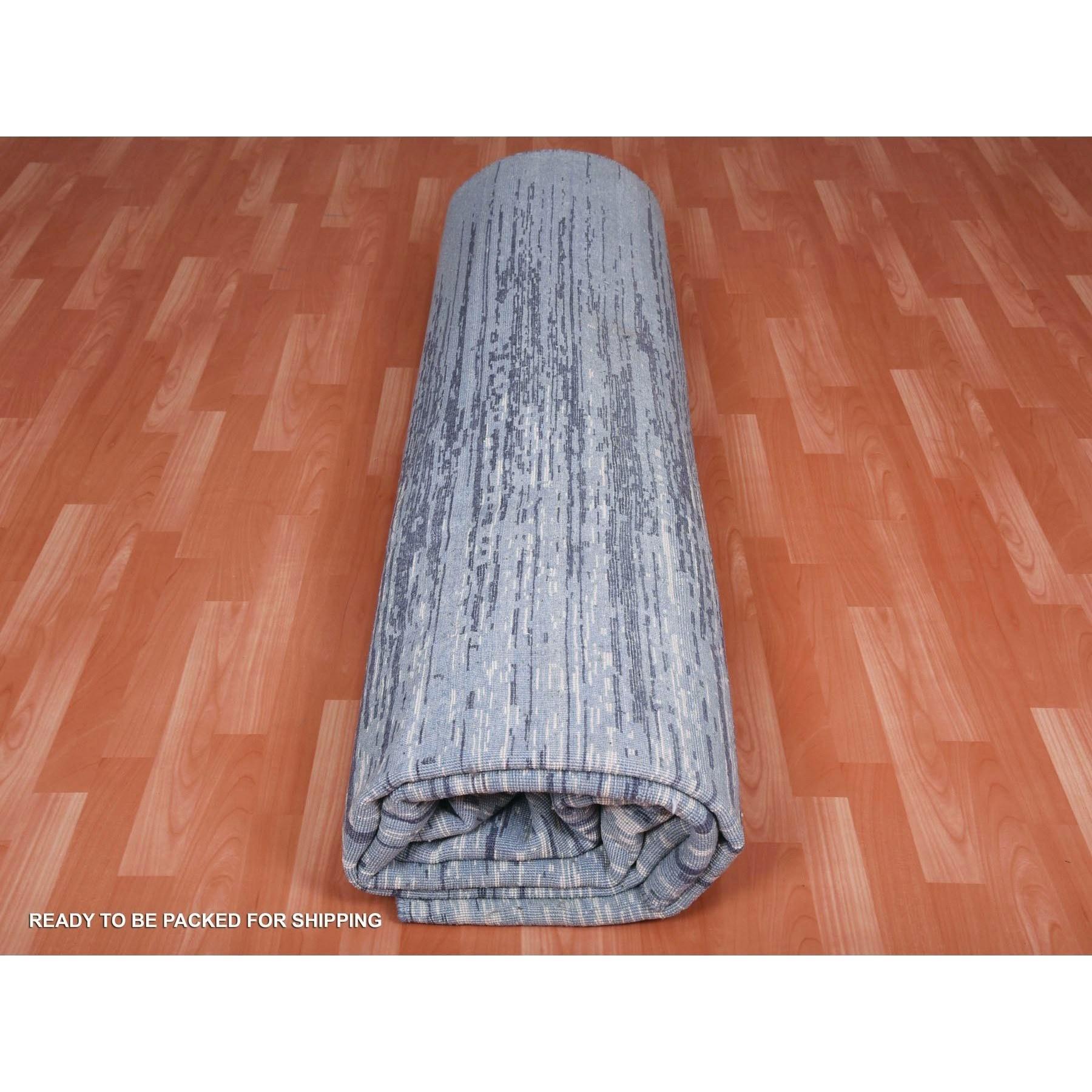 Blauer handgeknüpfter orientalischer Teppich aus reiner Wolle mit horizontalem Ombre-Design 10'1