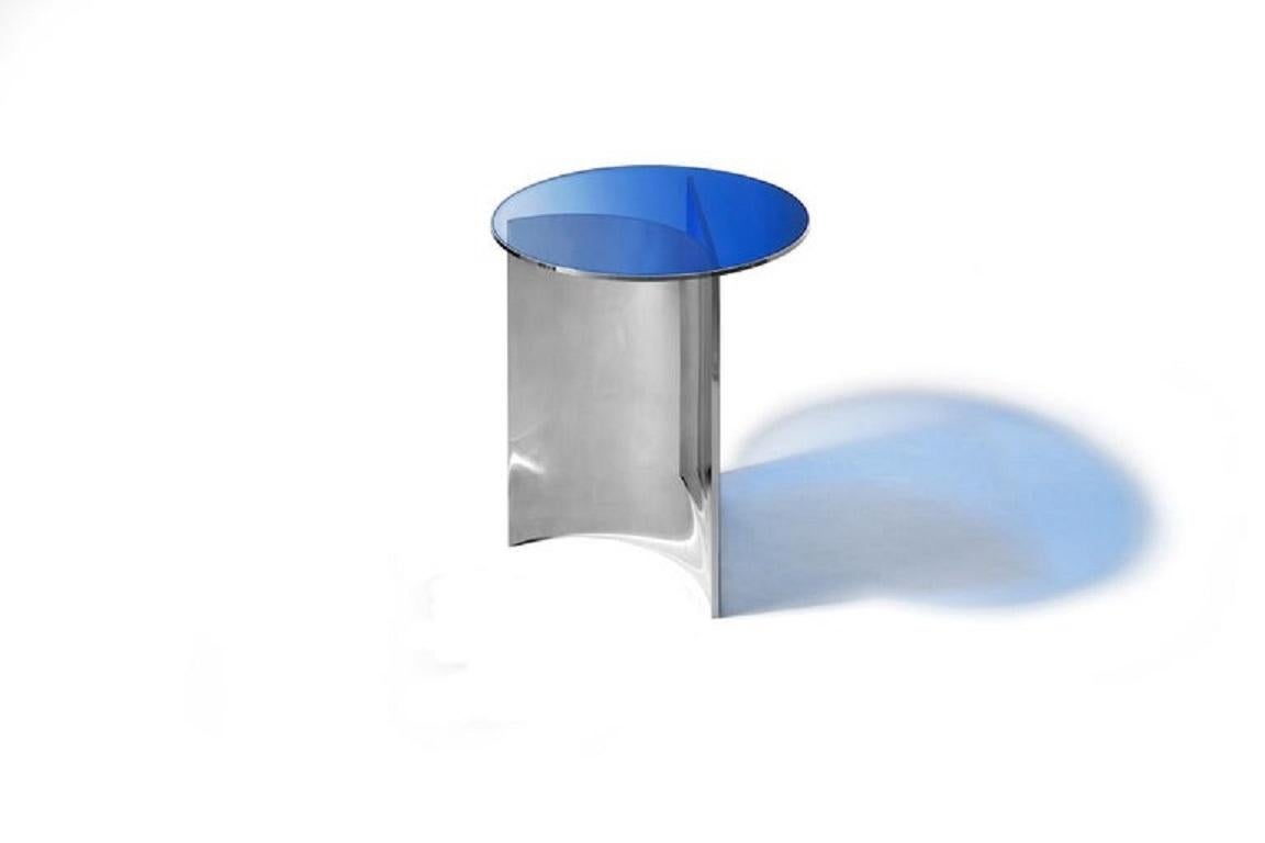 XXIe siècle et contemporain Table d'appoint ronde en verre bleu, violet et bleu clair transition de couleur Studio Buzao en vente