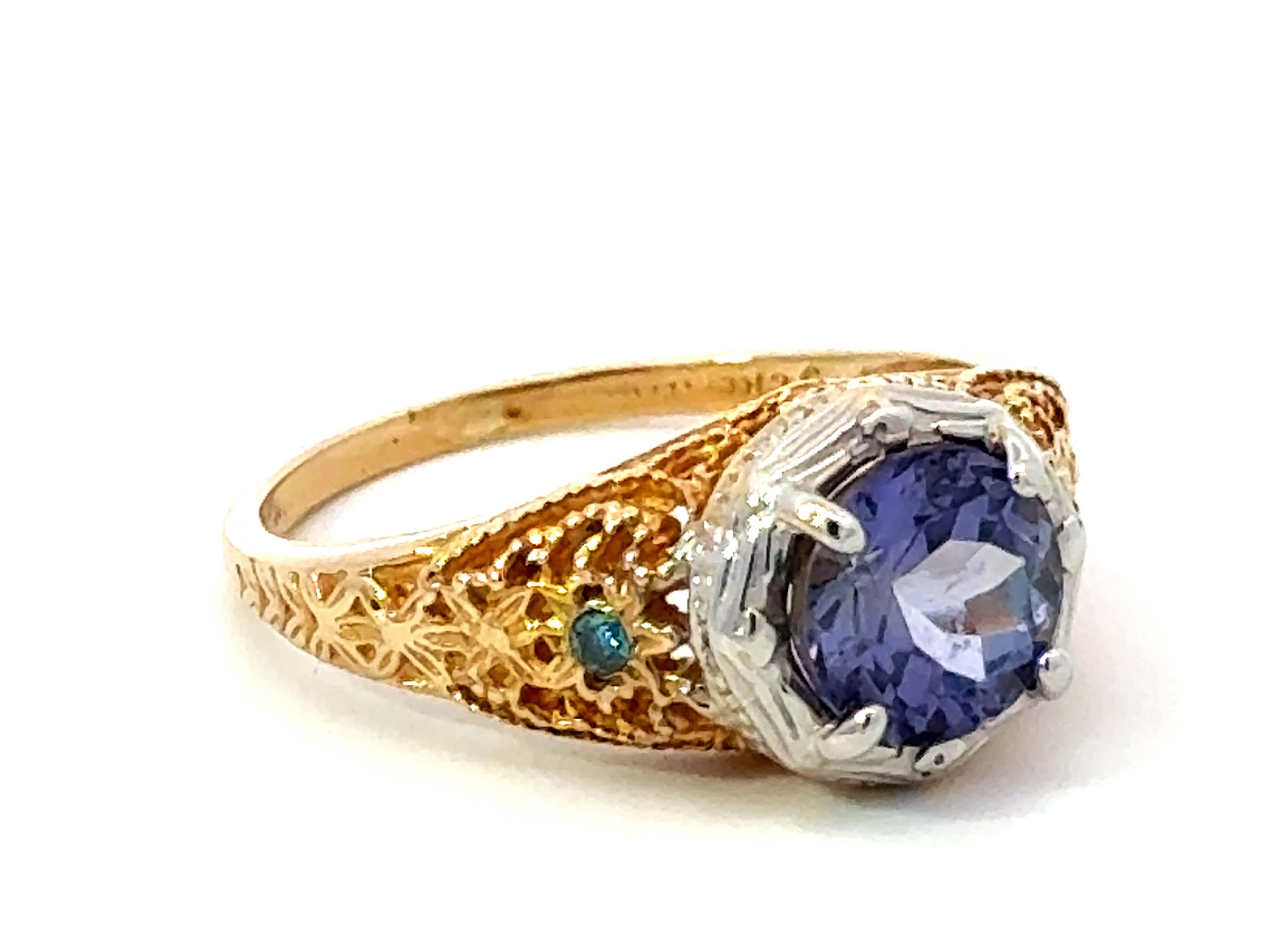 Modern Blue Purple Round Tanzanite Filigree Ring 14k White and Yellow Gold For Sale