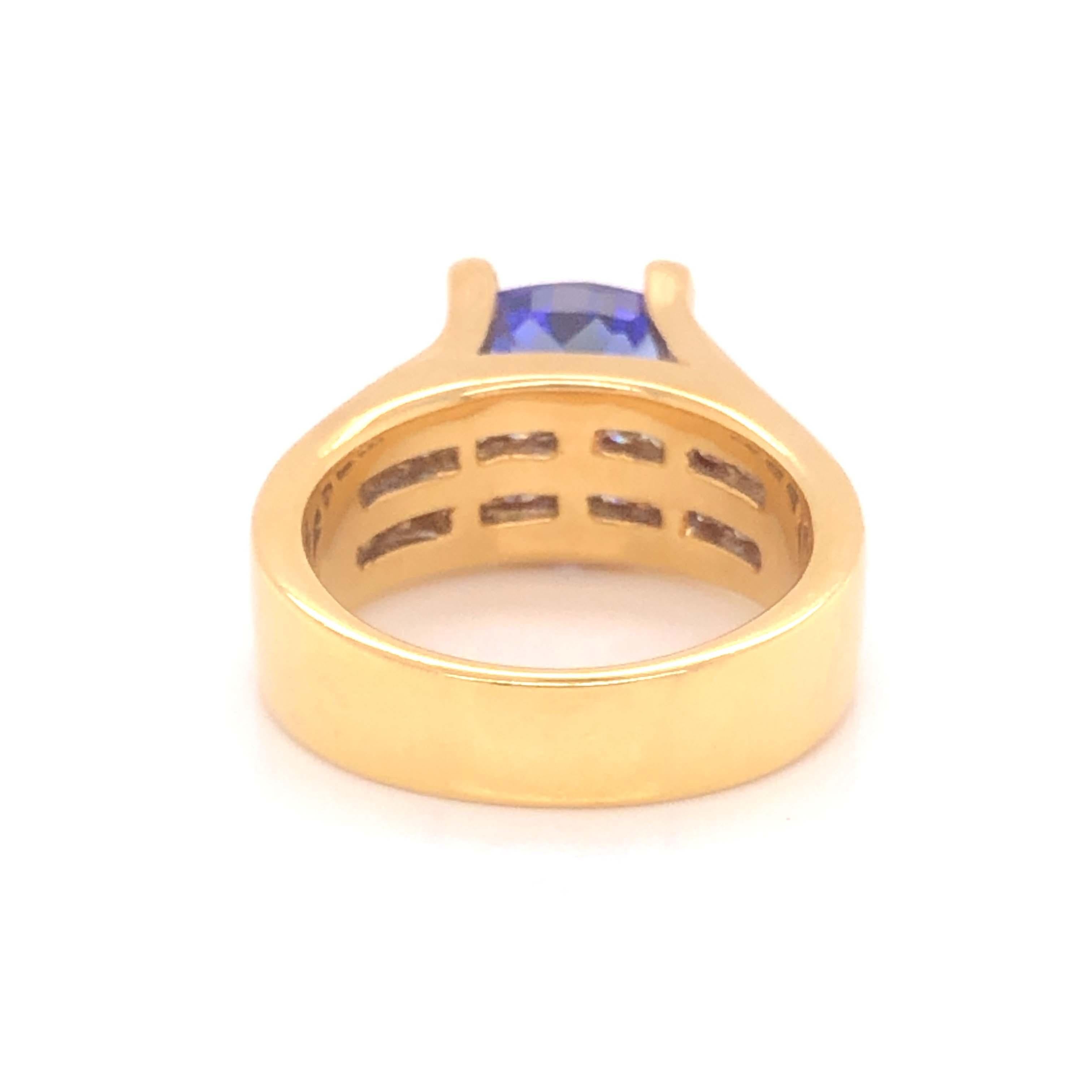 Bague en or jaune 18 carats avec tanzanite bleue, violette et brillante et diamants en vente 1