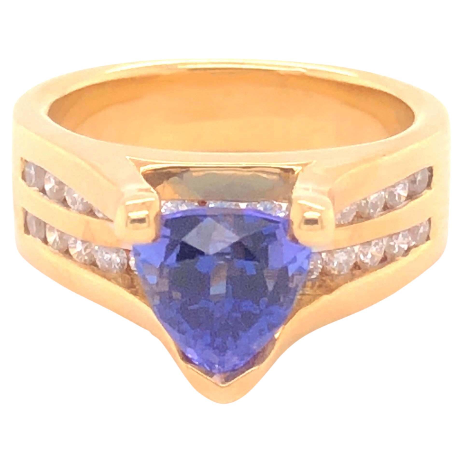 Blue Purple Trilliant Tanzanite and Diamond Ring-18k Yellow Gold For Sale