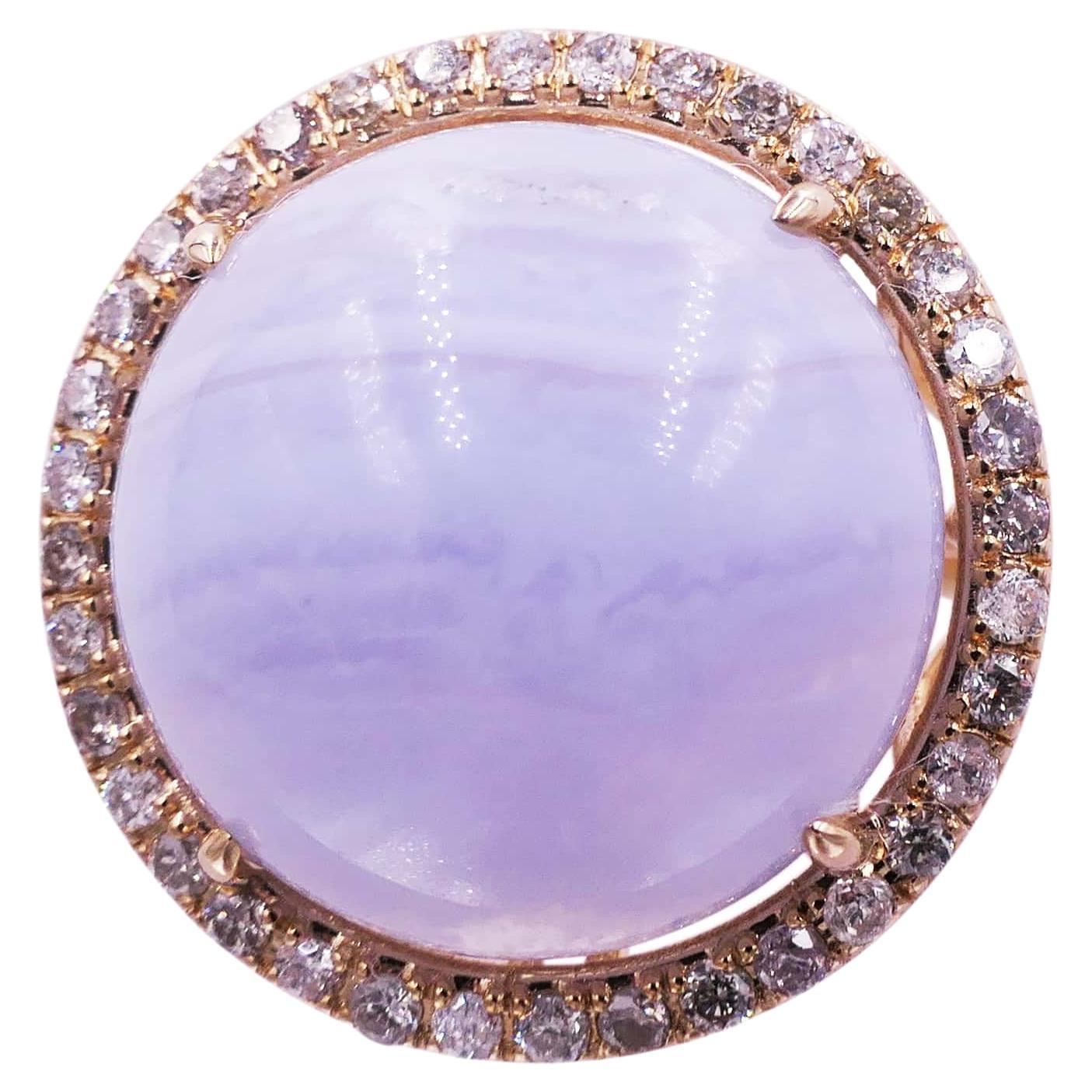Bague en or 14 carats avec dentelle bleue, violette, calcédoine cabochon rond et halo de diamants en vente
